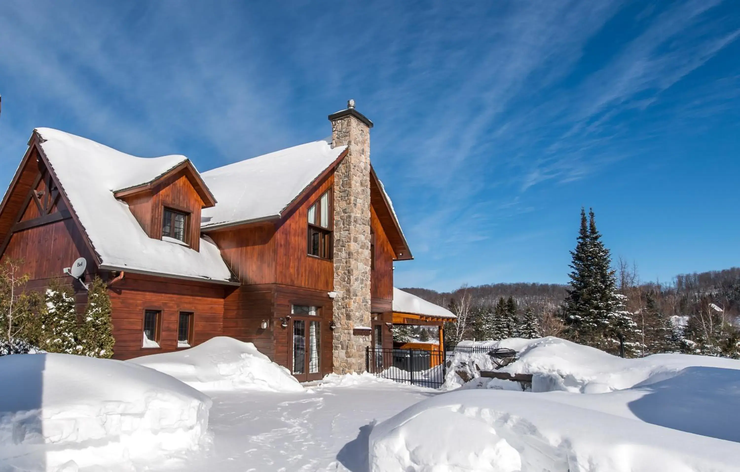 Six-Bedroom House in Chalets Royal Laurentien Six-Bedroom House in Chalets Royal Laurentien