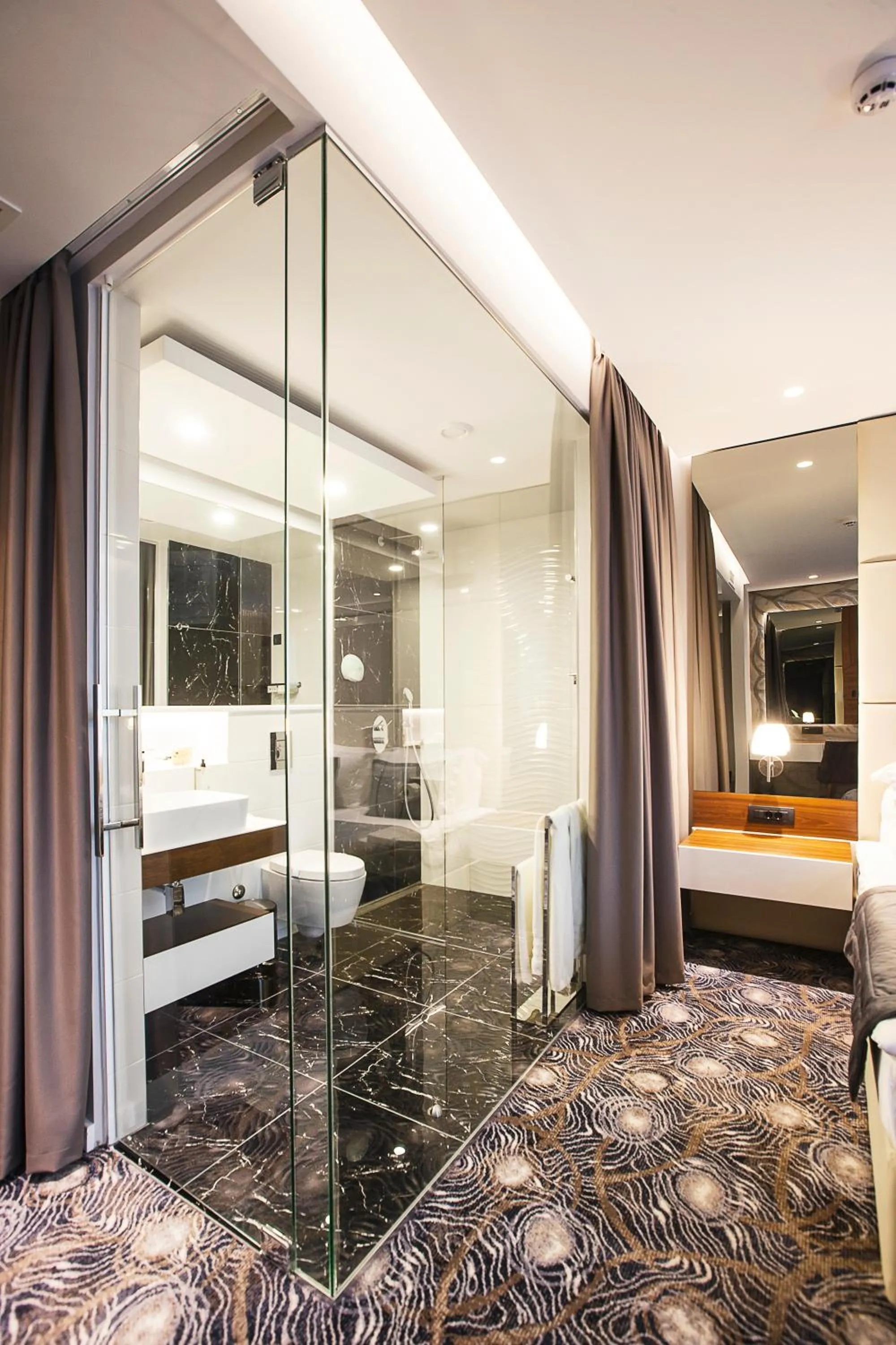Shower, Bed in Sky Hotel
