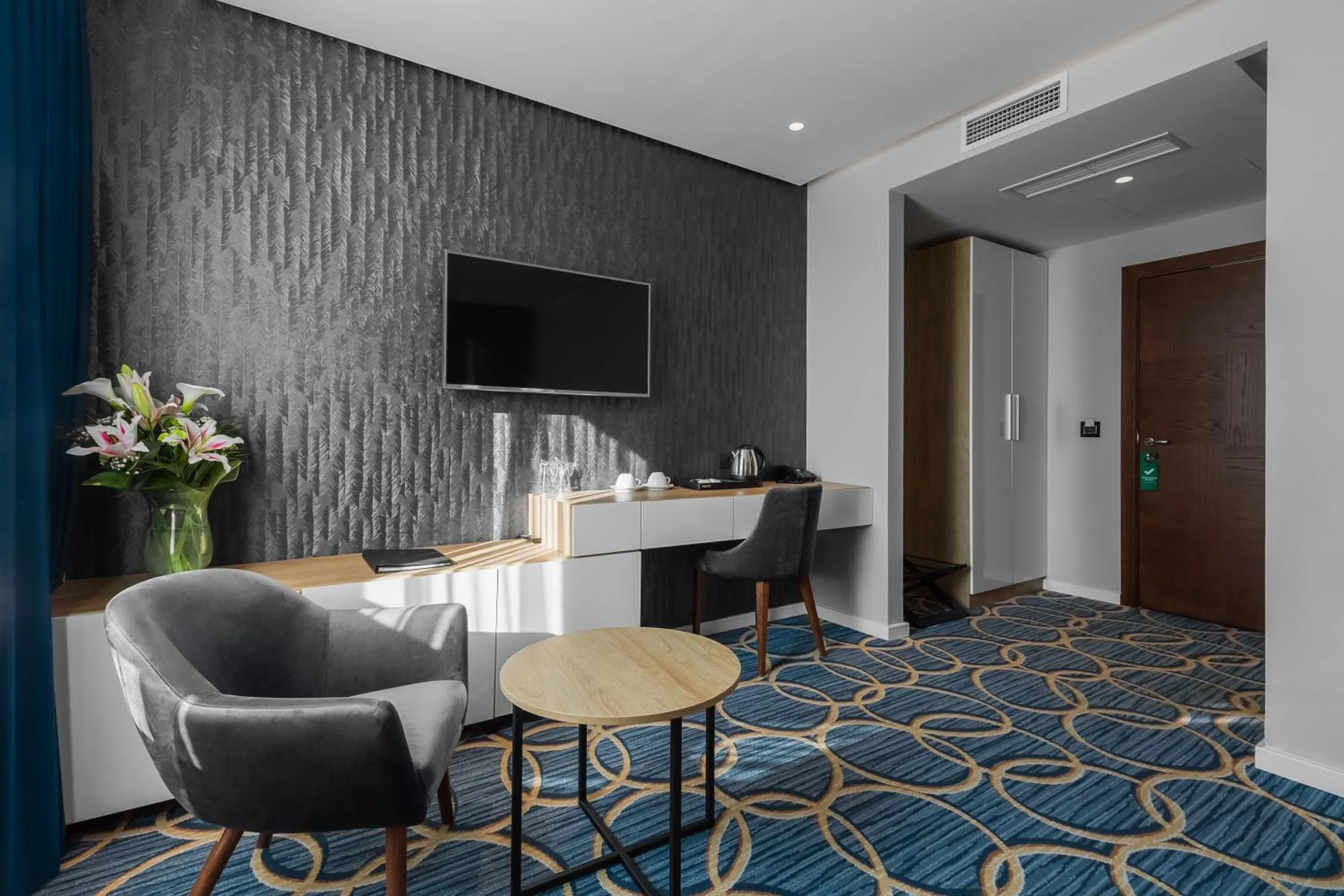 Coffee/tea facilities in Sky Hotel