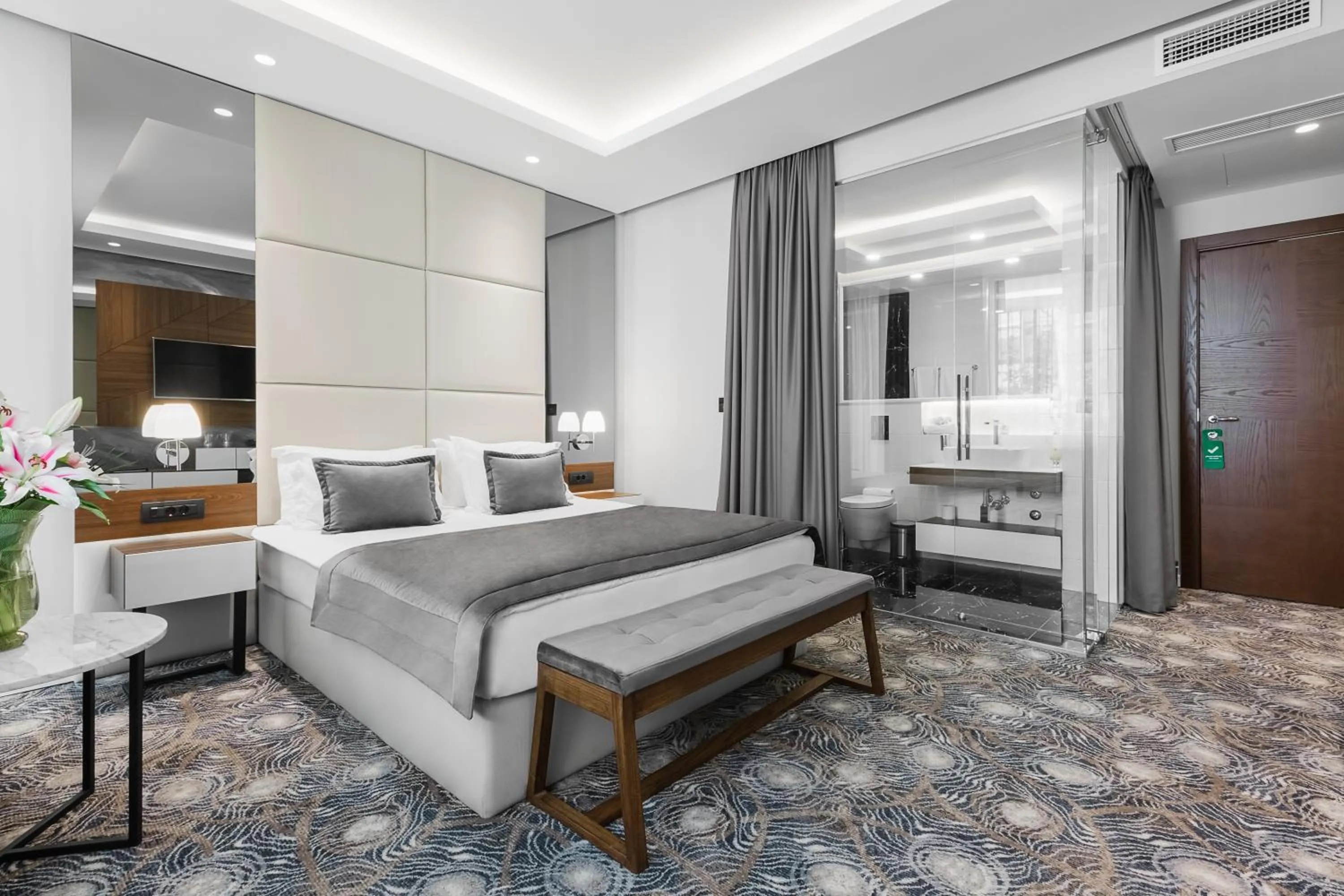 Shower, Bed in Sky Hotel