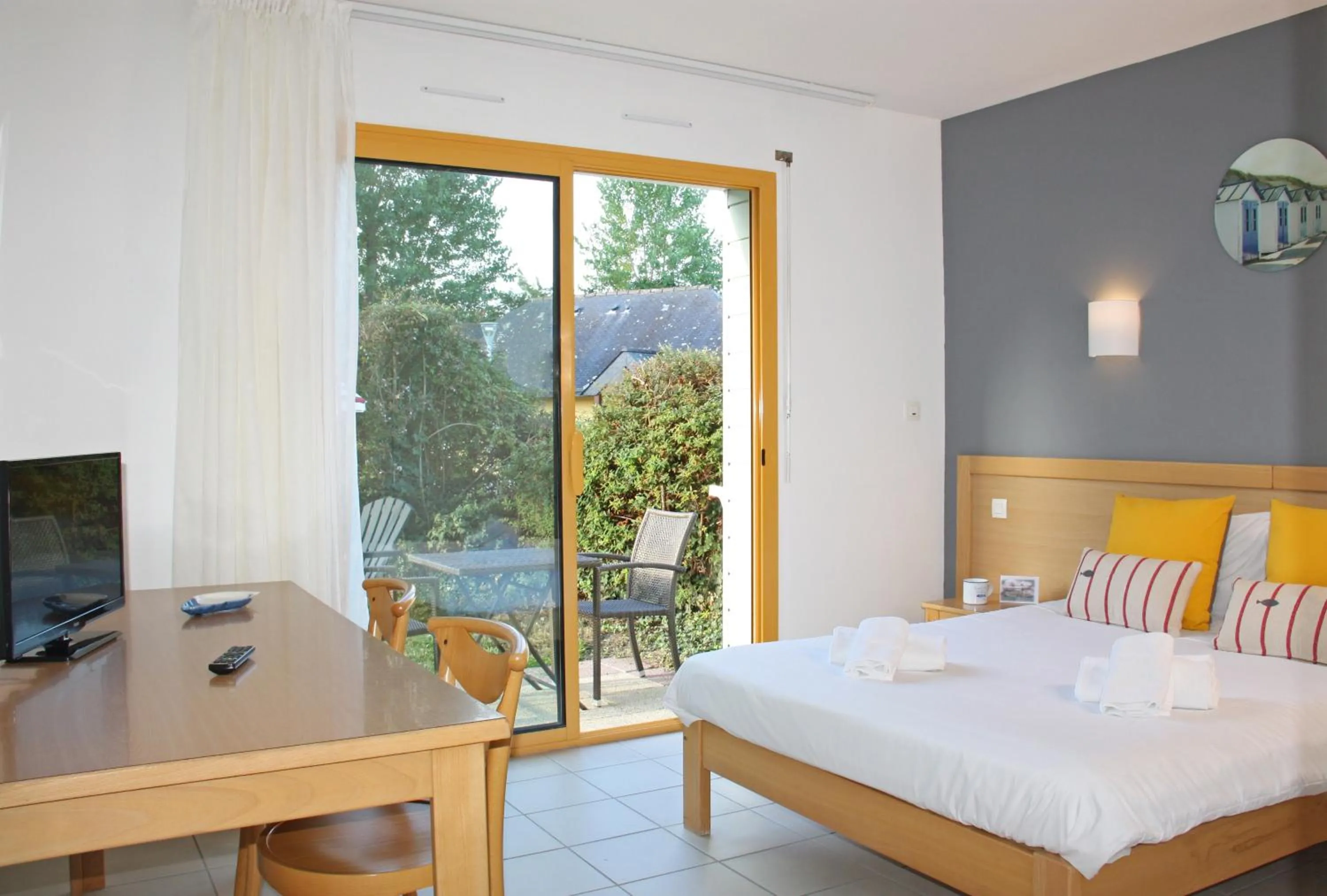 Bedroom, Bed in Azureva Club Tregunc