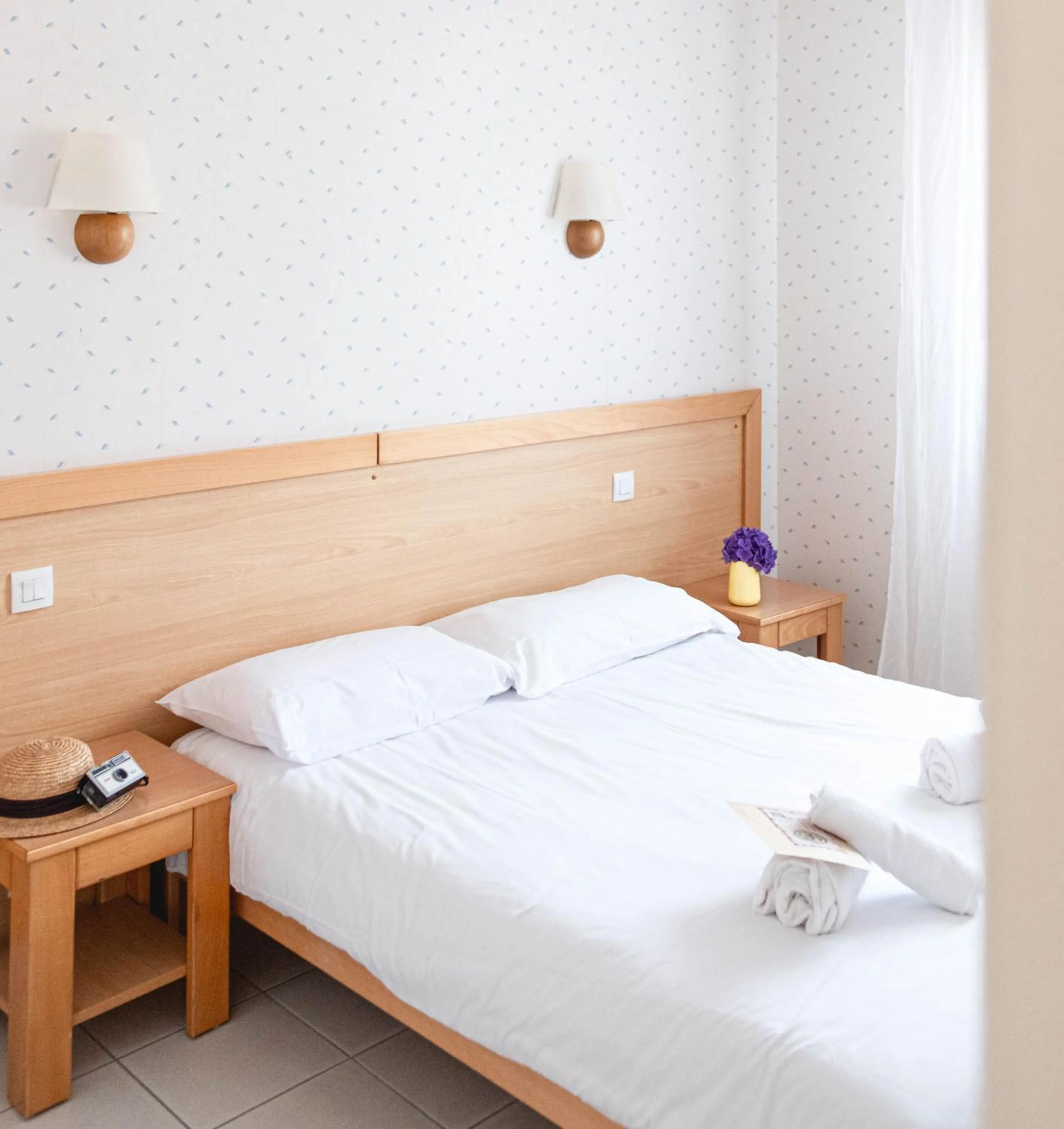 Bedroom, Bed in Azureva Club Tregunc
