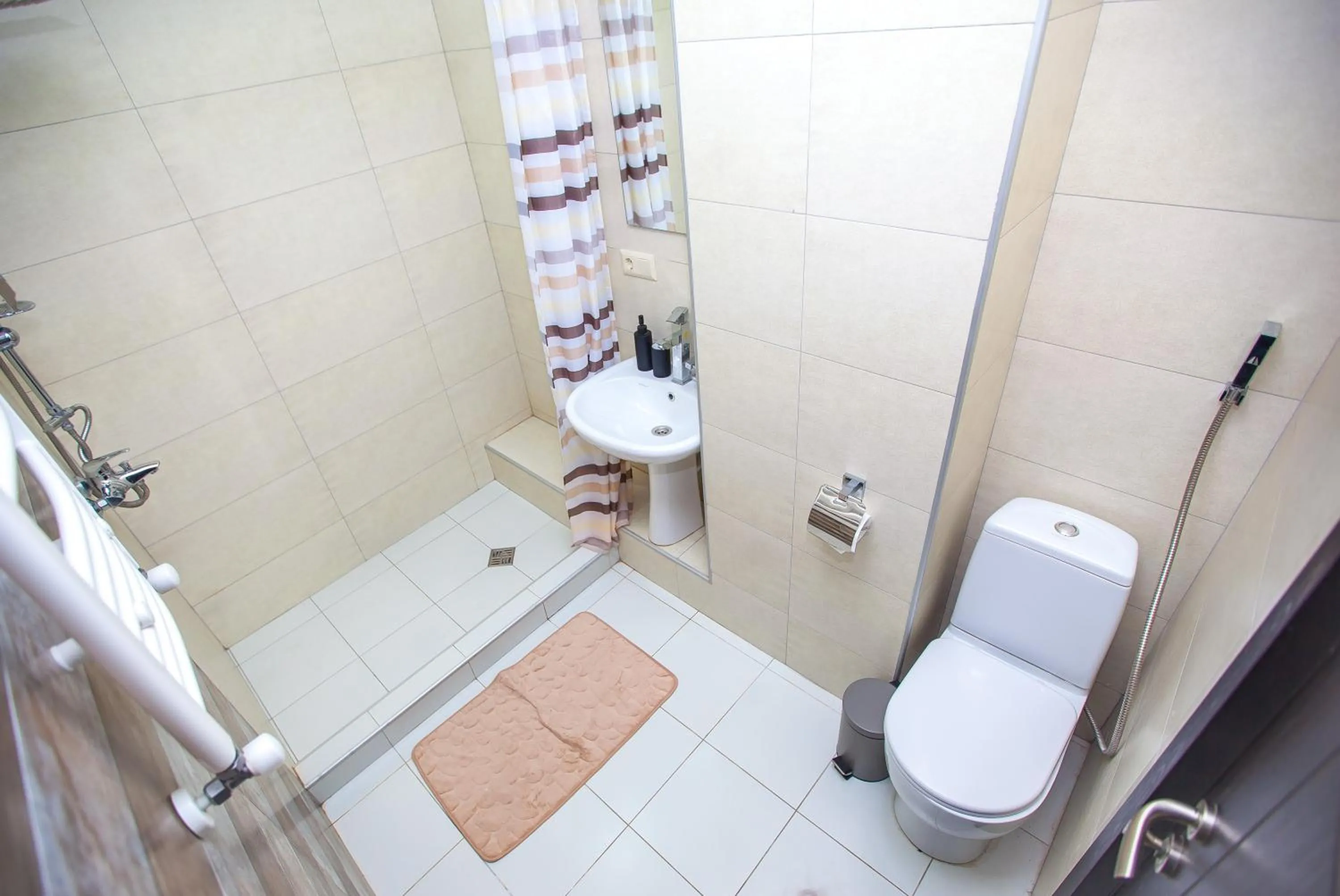 Shower in Lebu Apartment TBS