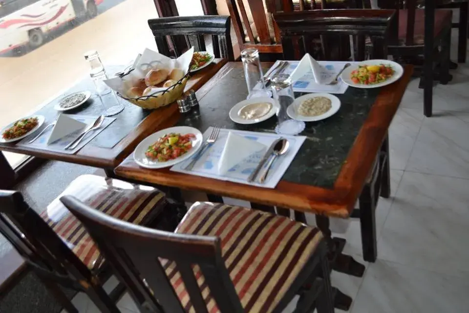 Restaurant/places to eat in Kaoud Sporting Hotel Restaurant/places to eat in Kaoud Sporting Hotel