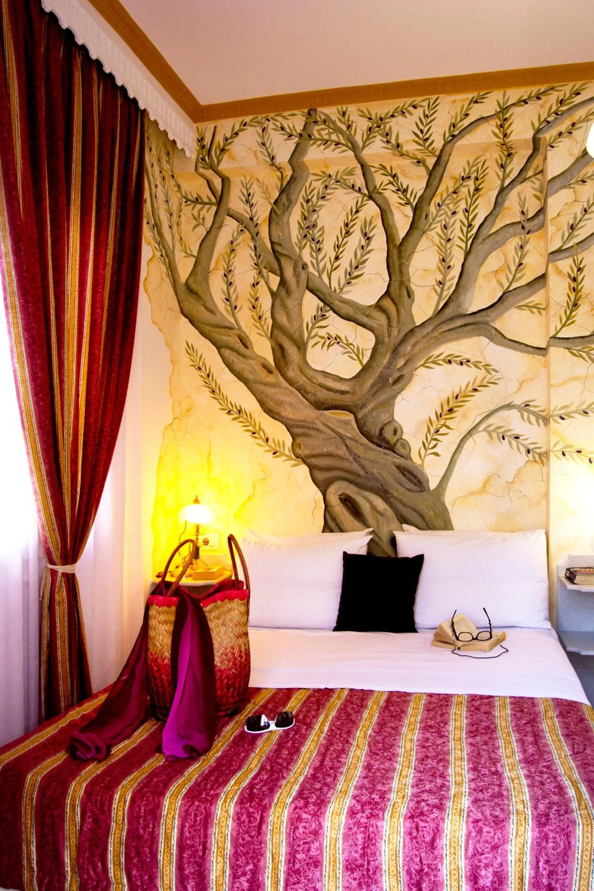 Bed in Black Sandy Beach