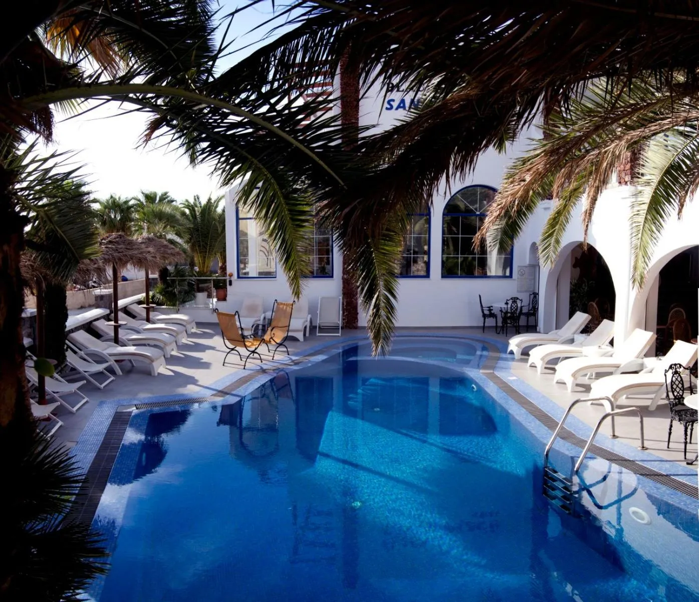 Swimming pool in Black Sandy Beach