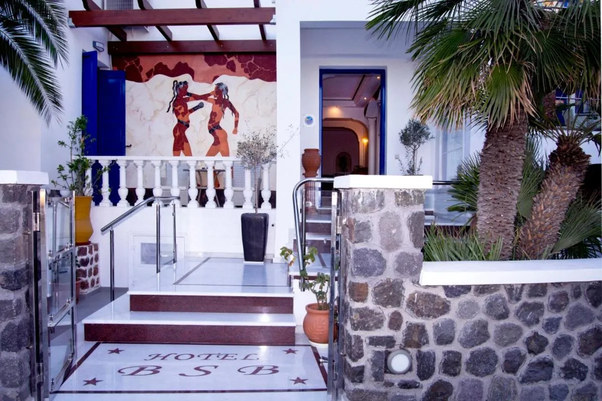 Property building in Black Sandy Beach