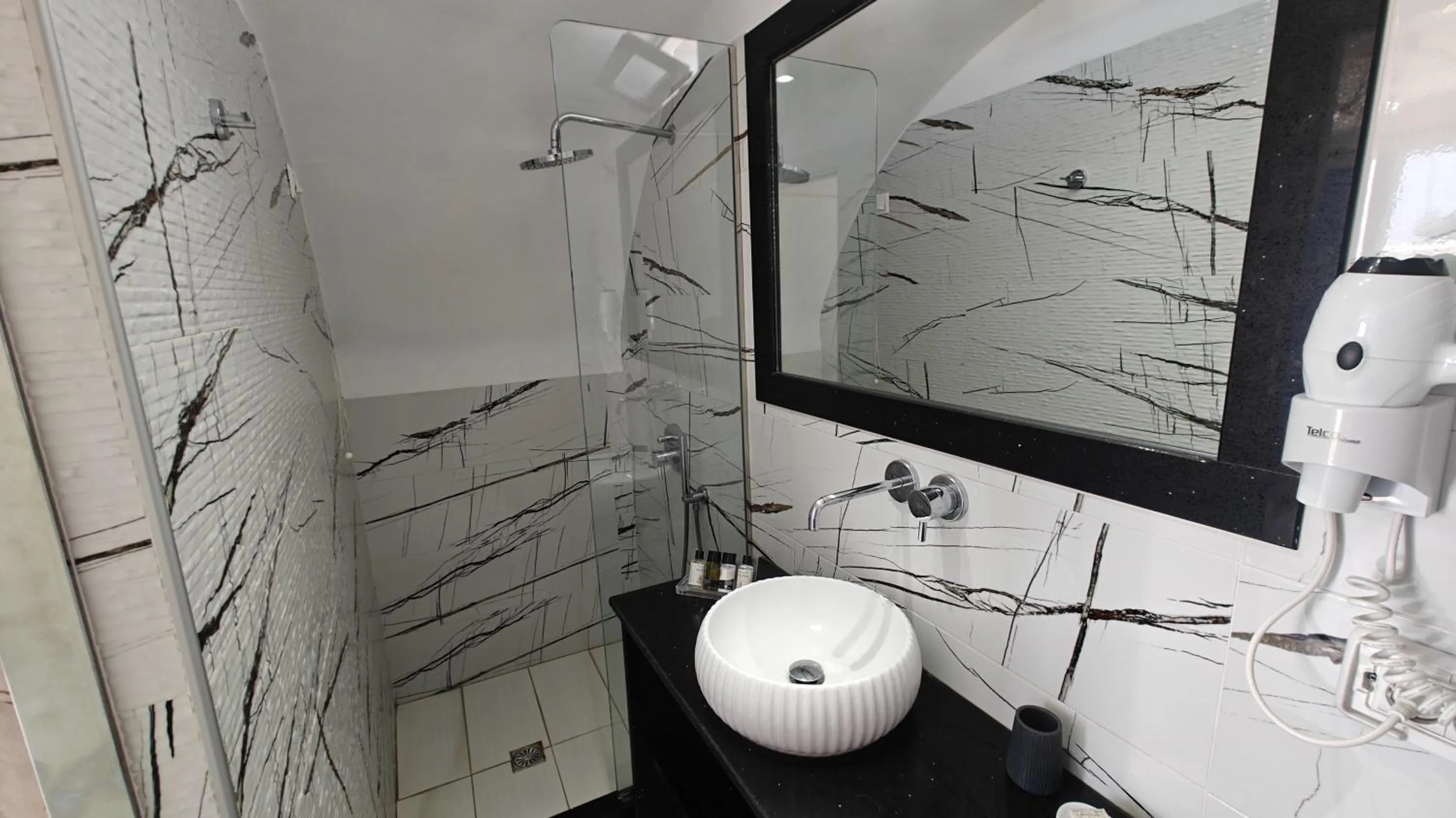 Bathroom in Black Sandy Beach
