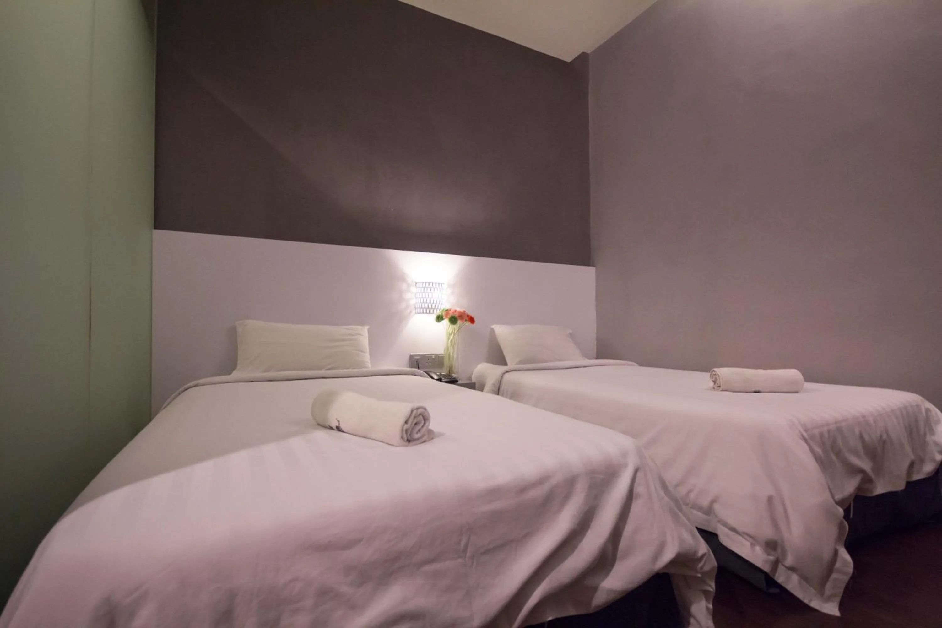 Shower, Bed in Chariton Hotel Ipoh