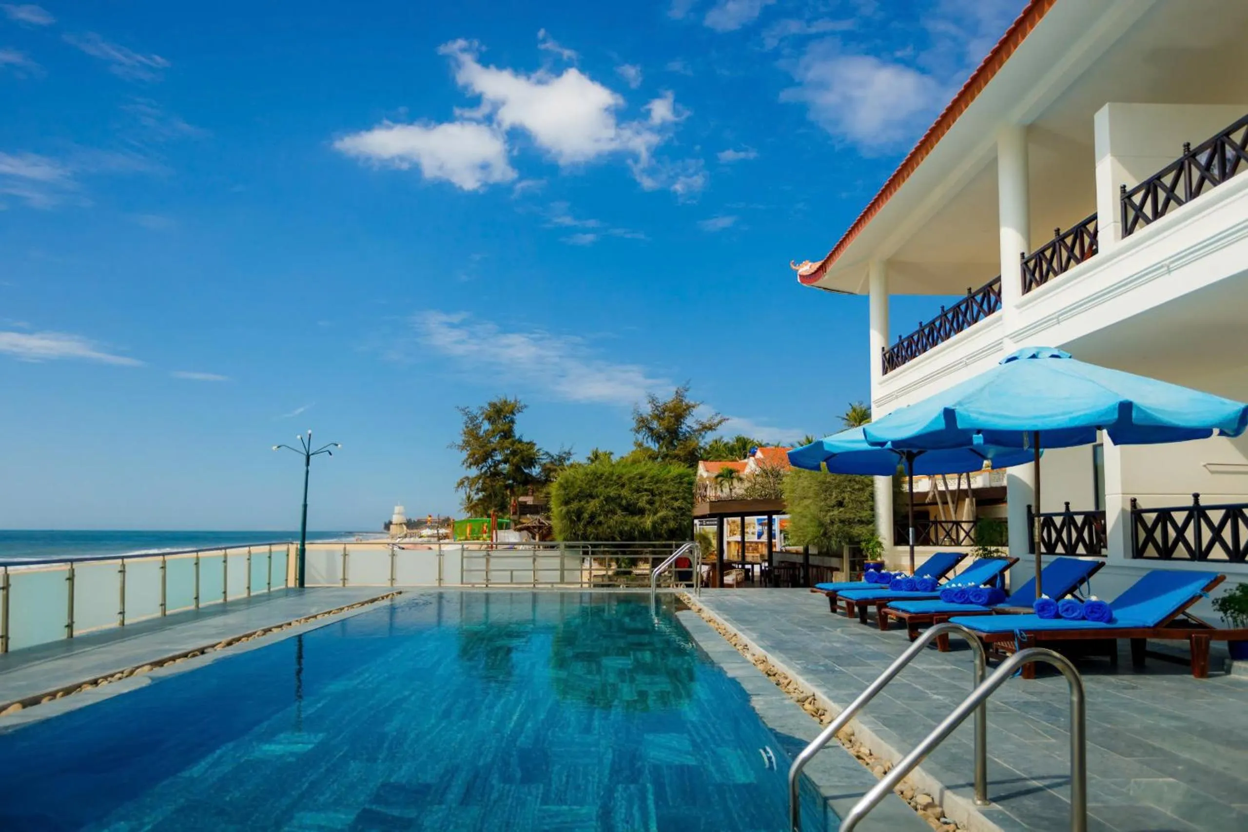 Le Aqua Resort & Spa Phan Thiet - Swiss Village Resort & Spa