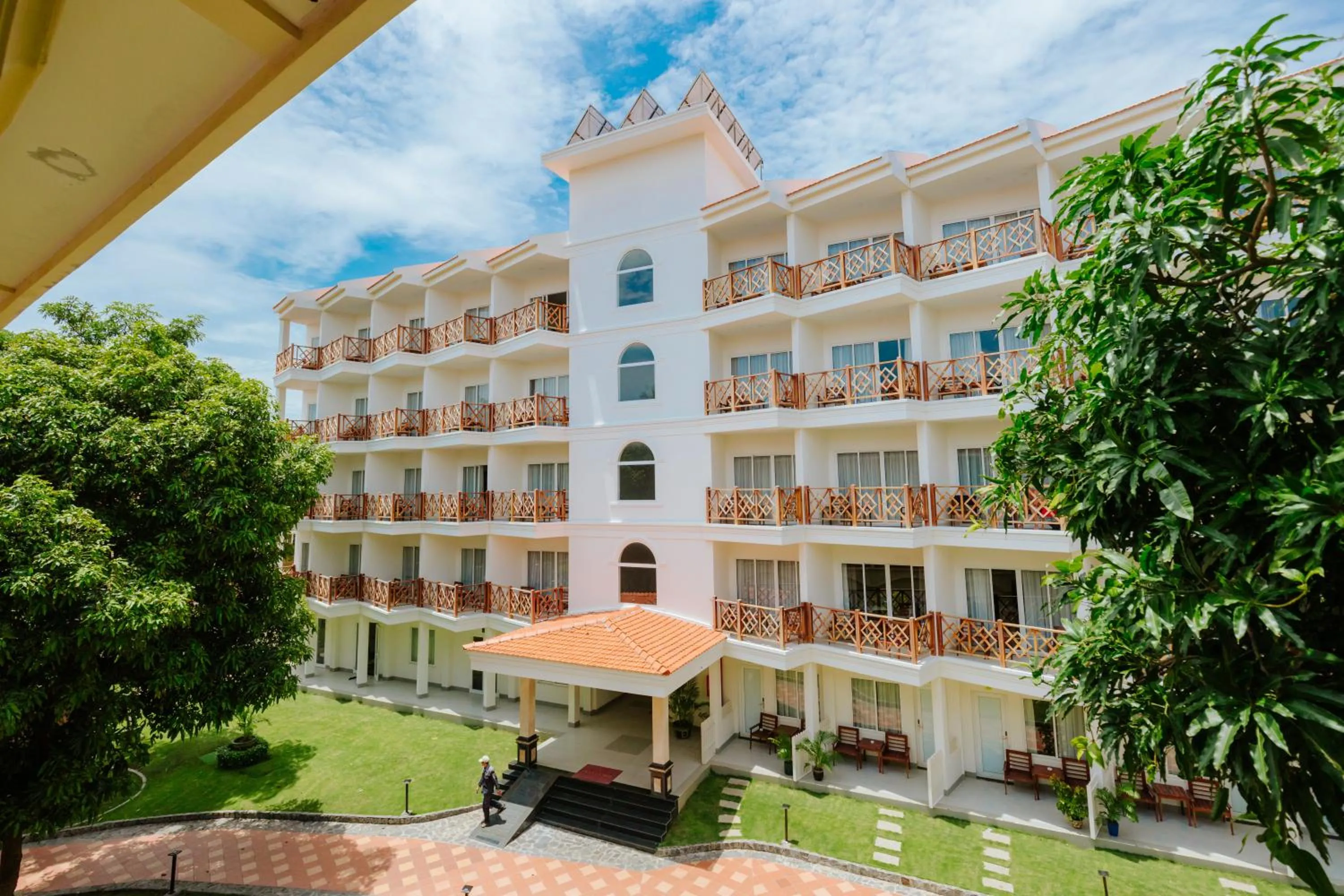 Le Aqua Resort & Spa Phan Thiet - Swiss Village Resort & Spa