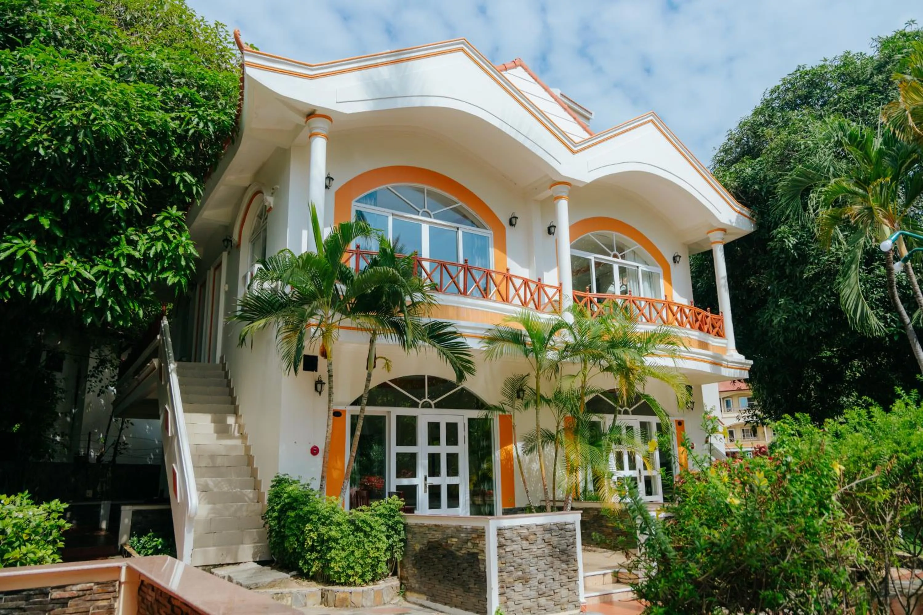 Le Aqua Resort & Spa Phan Thiet - Swiss Village Resort & Spa