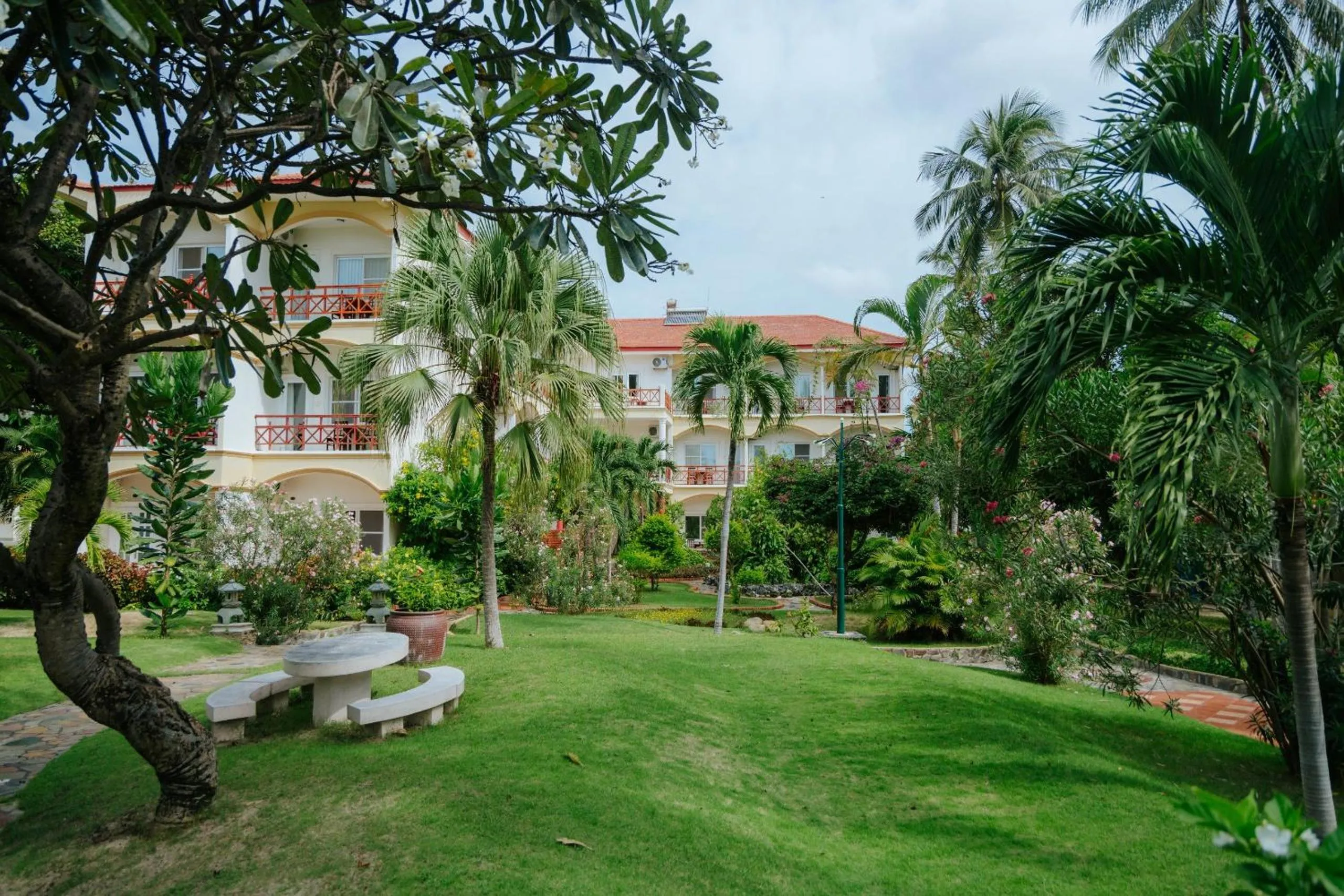 Le Aqua Resort & Spa Phan Thiet - Swiss Village Resort & Spa