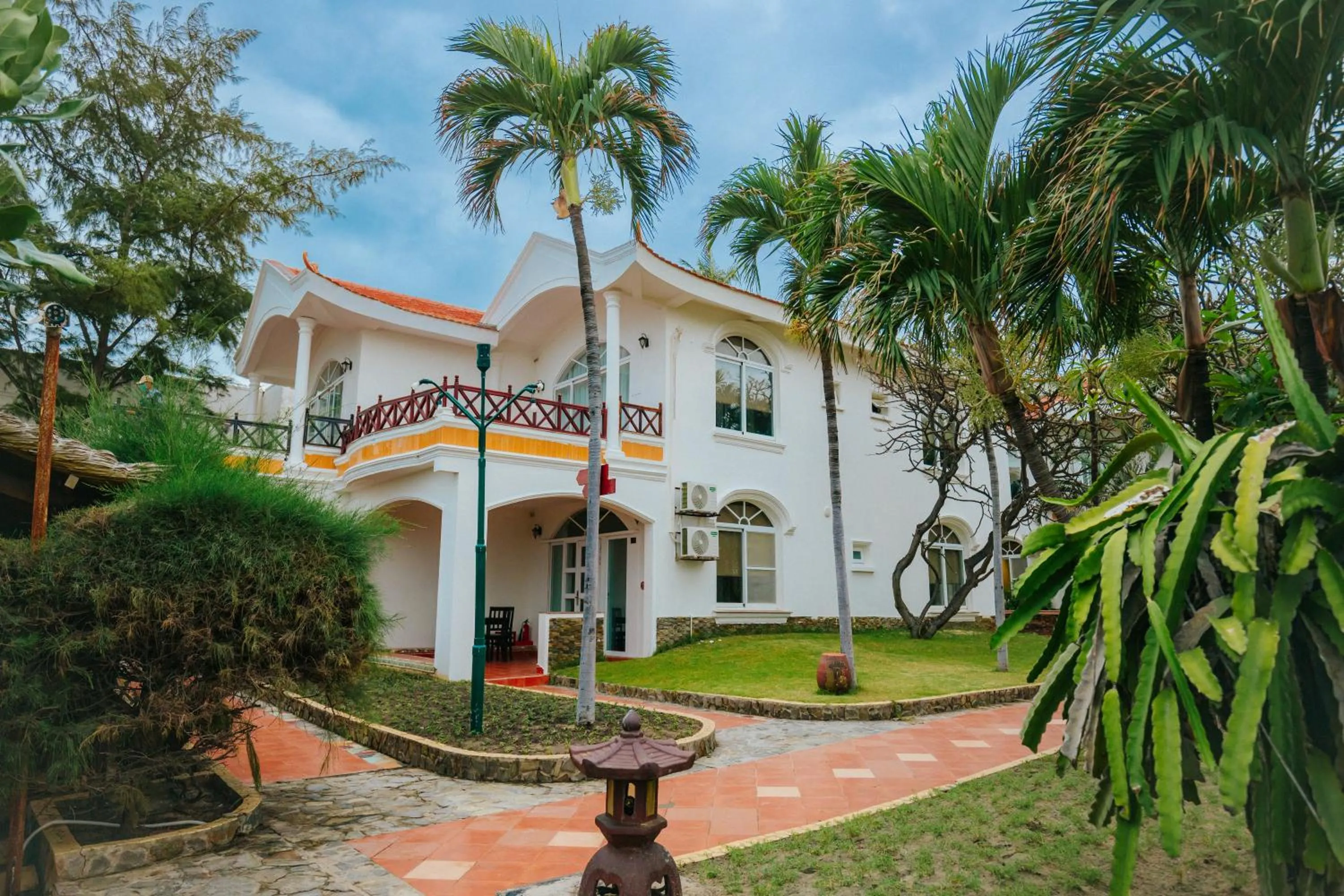 Le Aqua Resort & Spa Phan Thiet - Swiss Village Resort & Spa