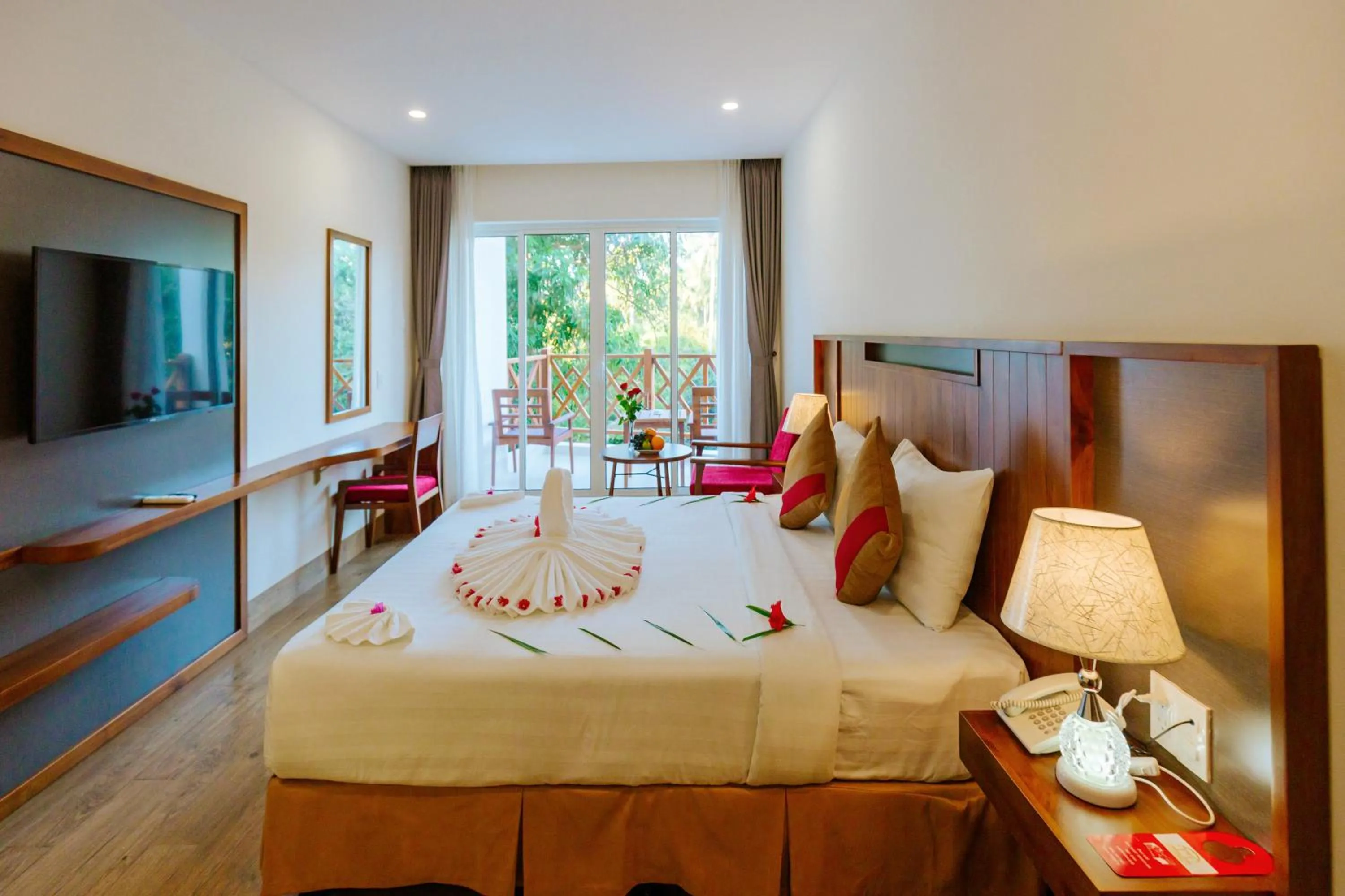 Bed in Le Aqua Resort & Spa Phan Thiet - Swiss Village Resort & Spa