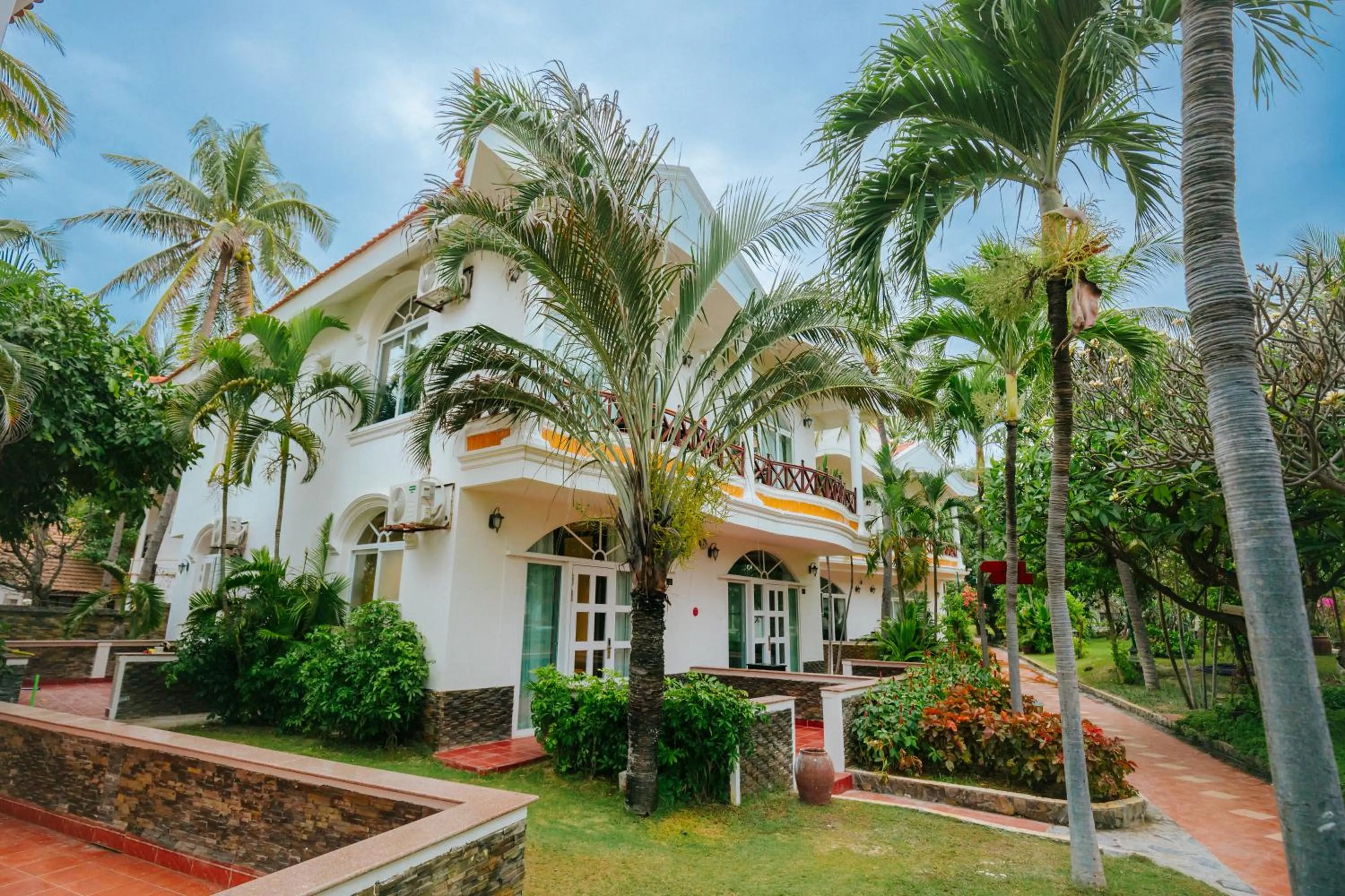 Le Aqua Resort & Spa Phan Thiet - Swiss Village Resort & Spa