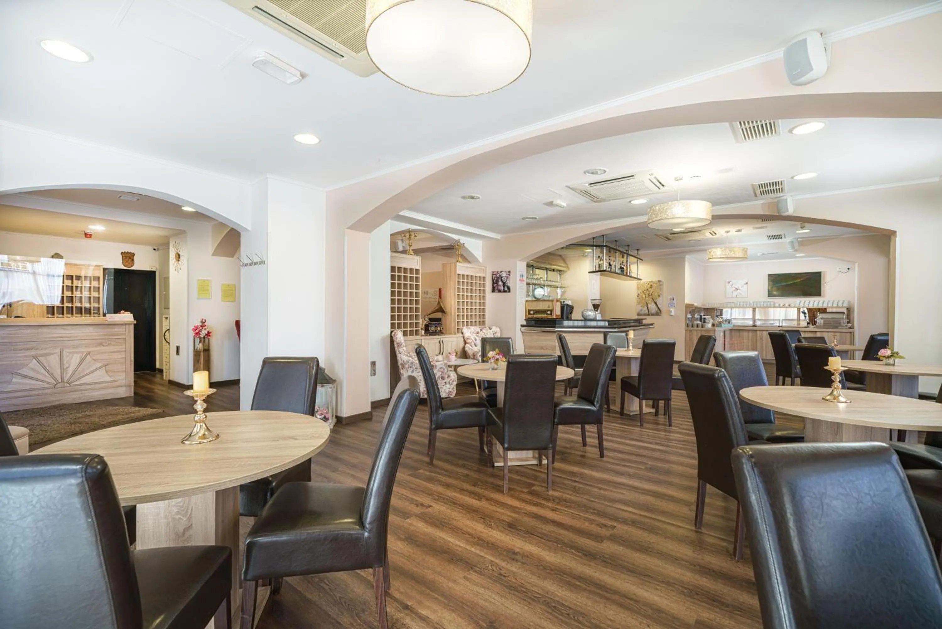 Restaurant/places to eat in Hotel Stella Maris - Style & Comfort