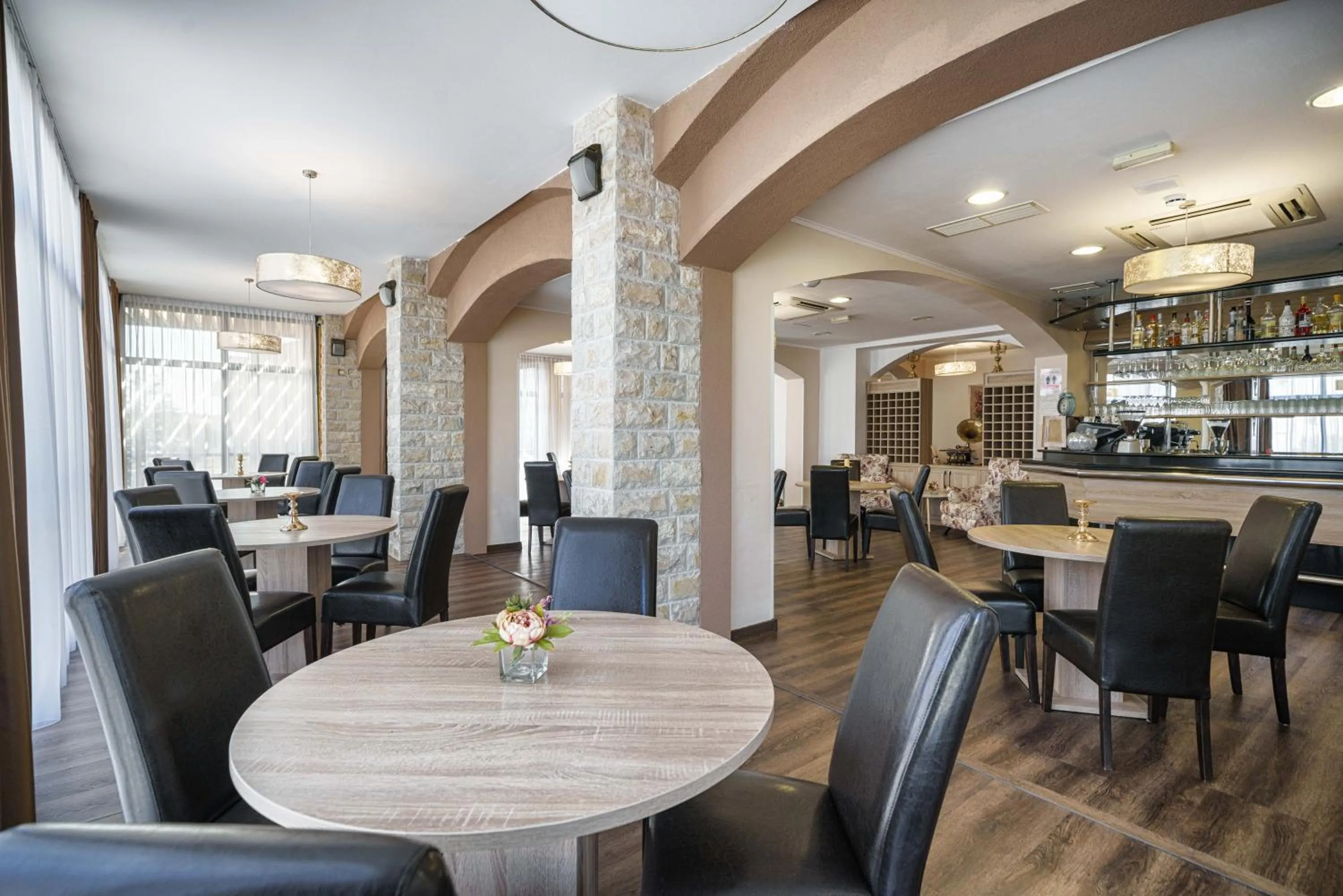 Restaurant/places to eat in Hotel Stella Maris - Style & Comfort