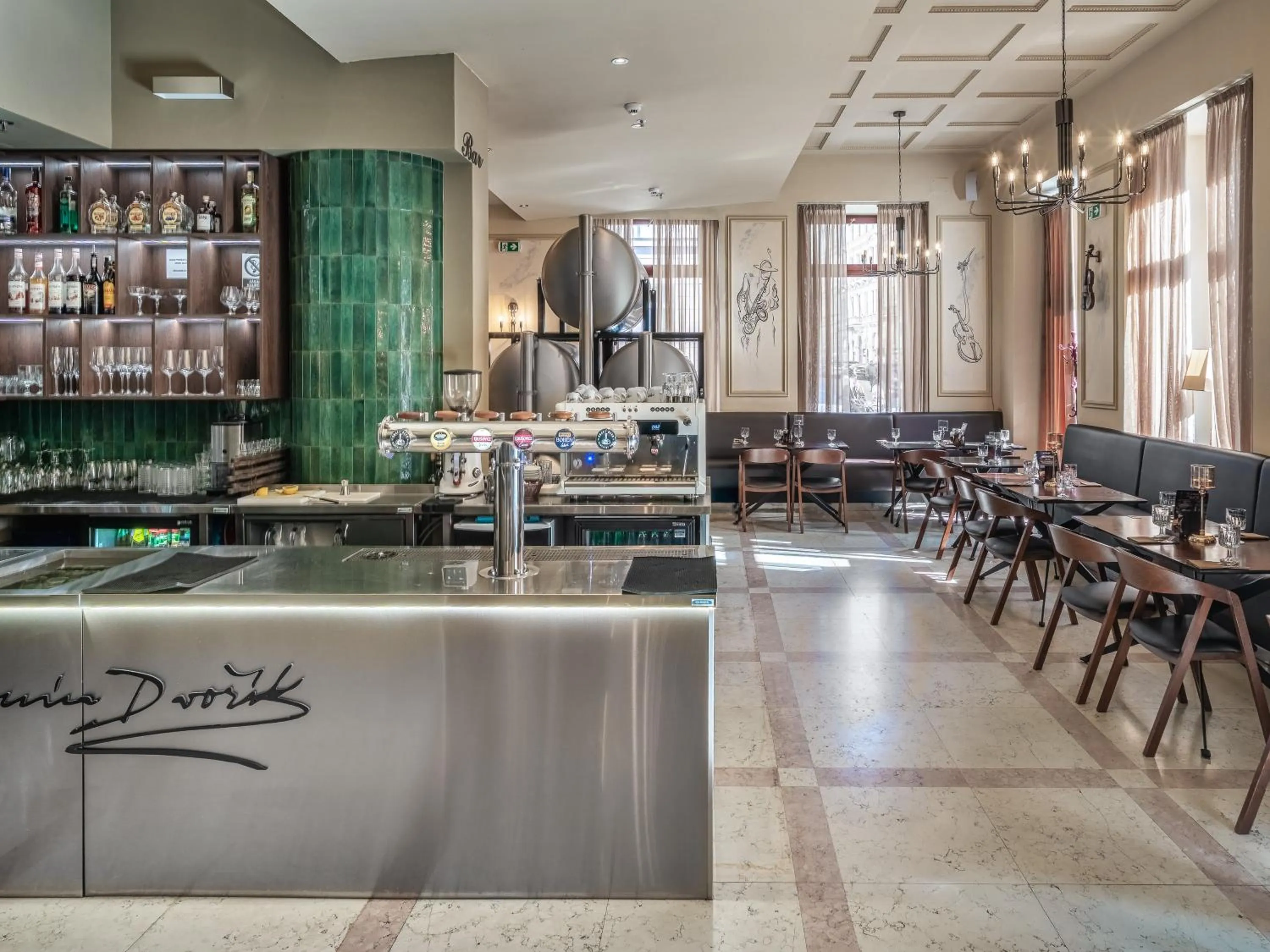 Lounge or bar in Maestro by Adrez