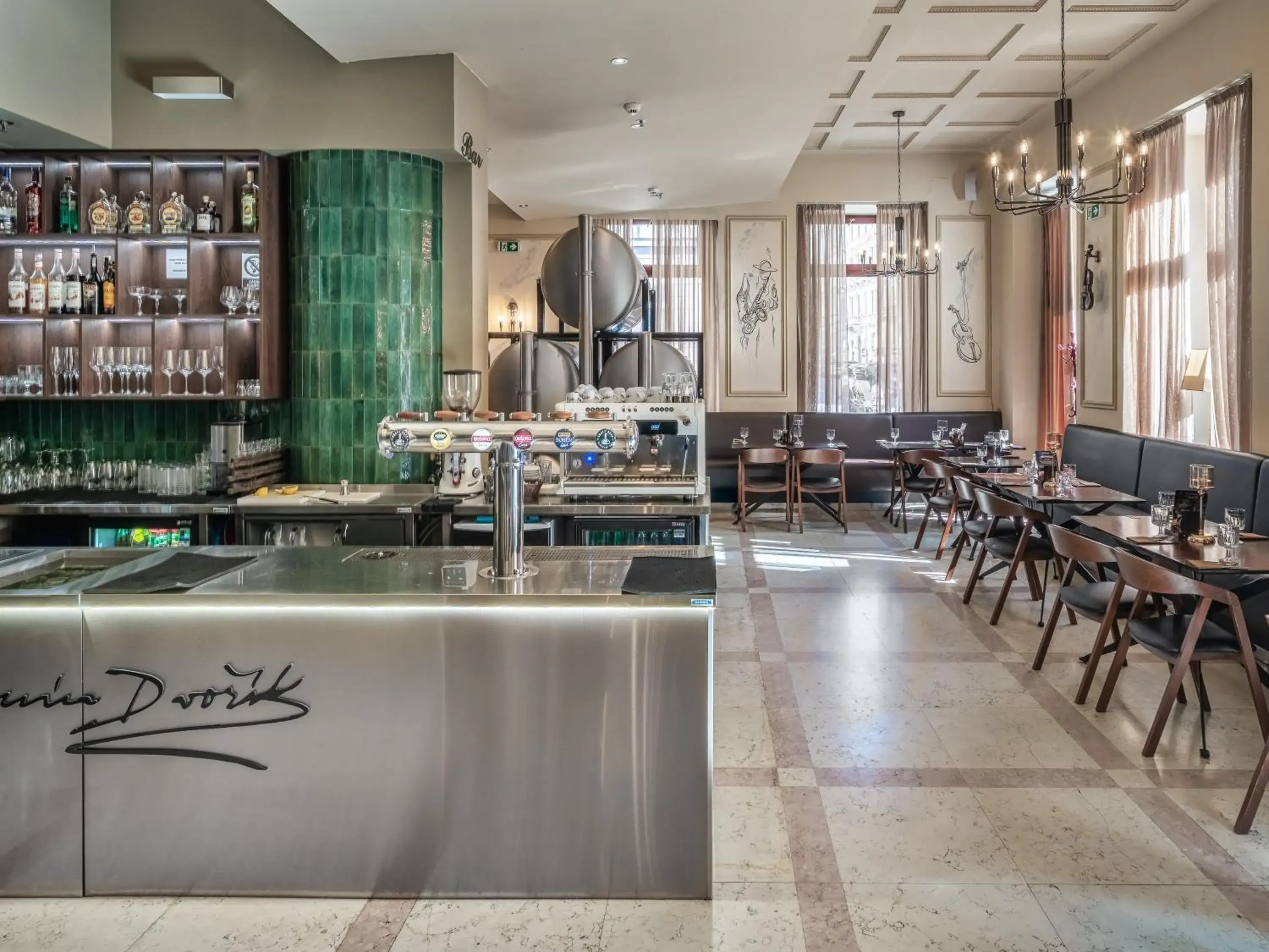 Lounge or bar in Maestro by Adrez Lounge or bar in Maestro by Adrez