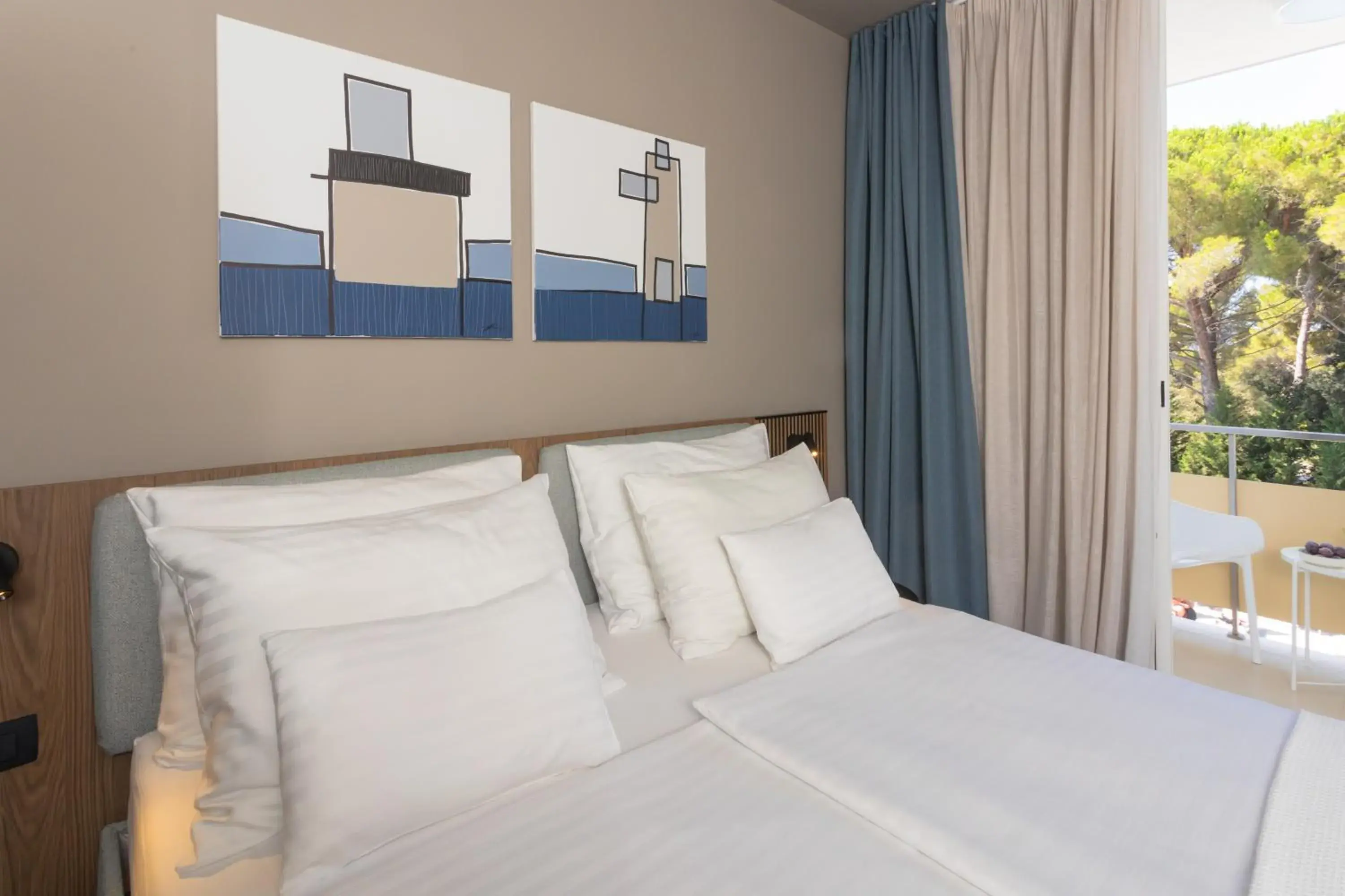 Bed in Family Hotel Adria - All inclusive Bed in Family Hotel Adria - All inclusive