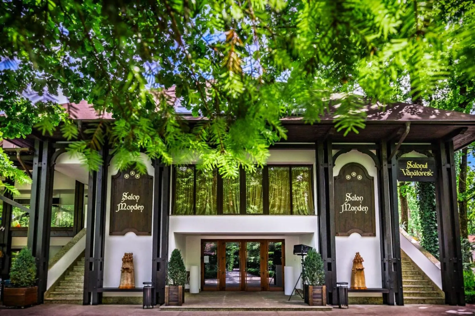 Hotel Cornul Vanatorului