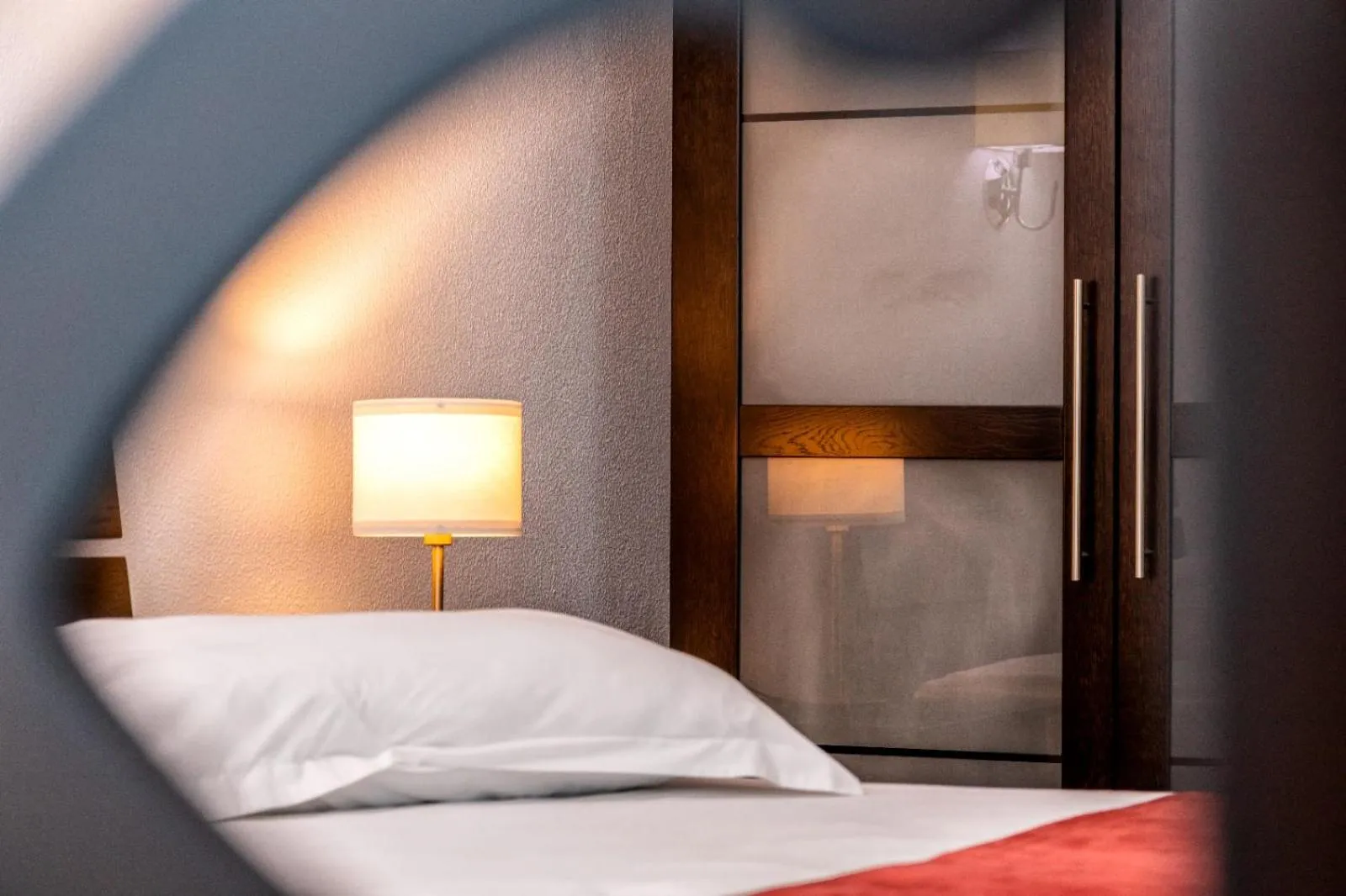 Bedroom, Bed in Hotel Cornul Vanatorului