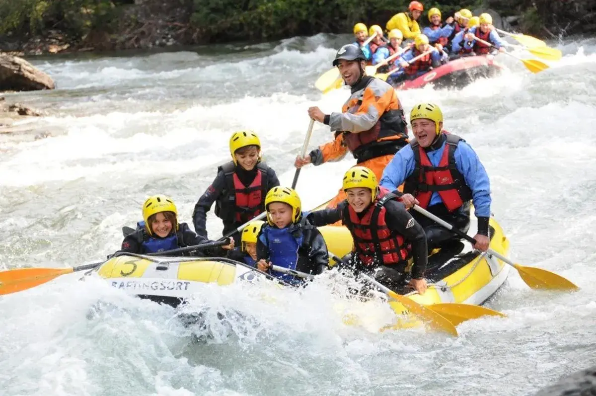 People in Apartamentos Pessets Adelaida People in Apartamentos Pessets Adelaida