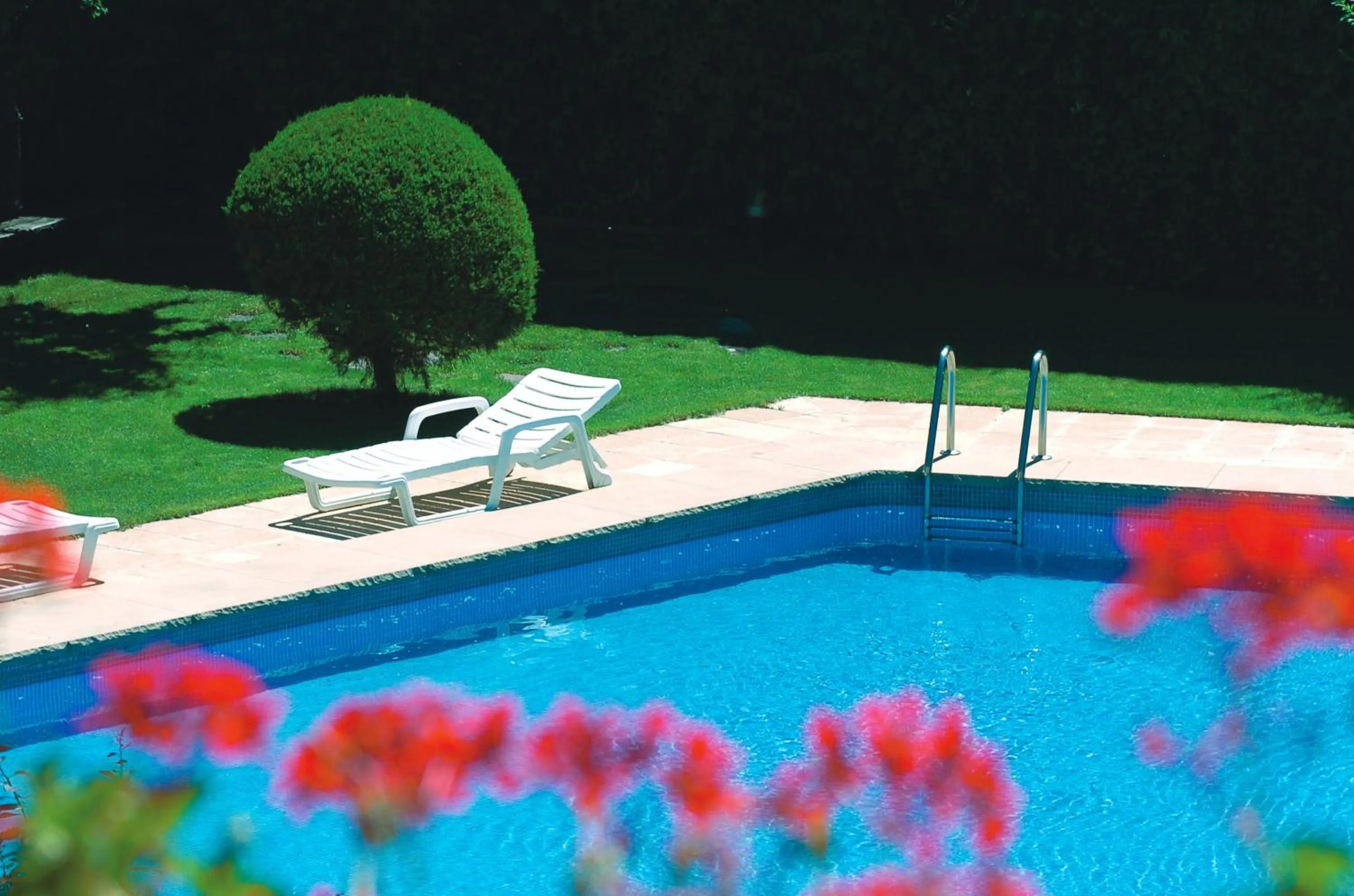 Swimming pool in Apartamentos Pessets Adelaida