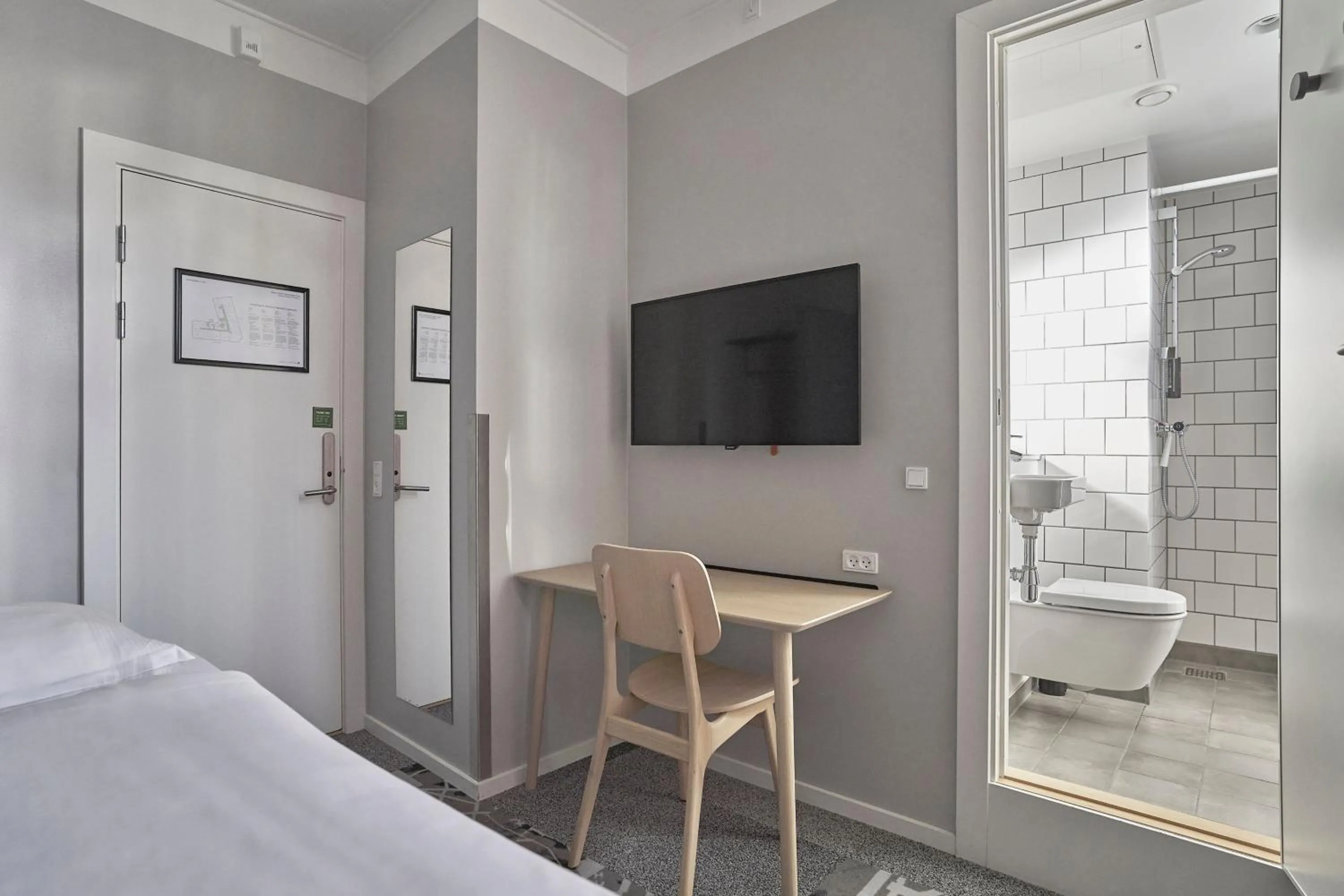 Photo of the whole room, Bed in Four Points Flex by Sheraton Copenhagen City