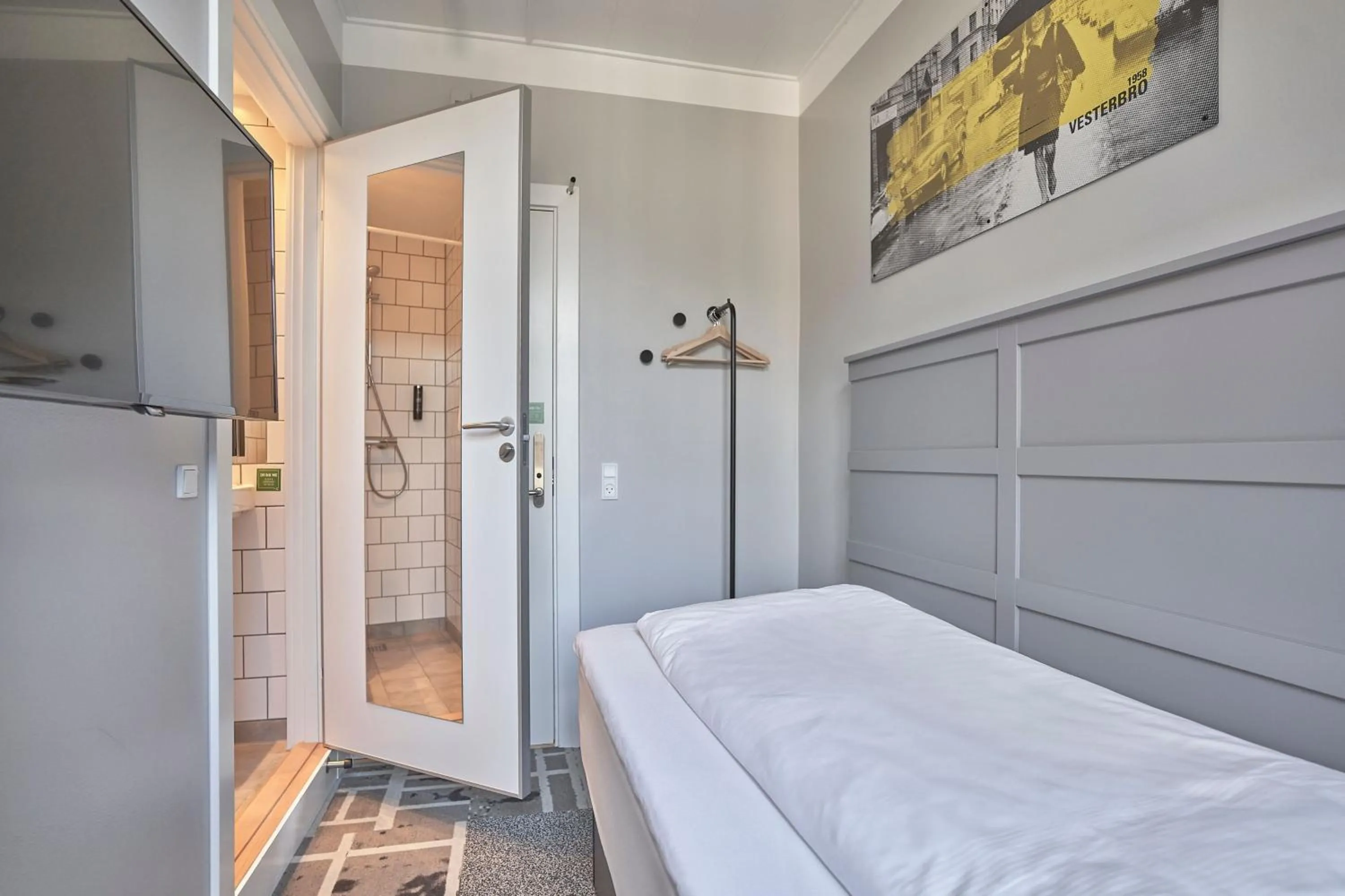 Photo of the whole room, Bed in Four Points Flex by Sheraton Copenhagen City