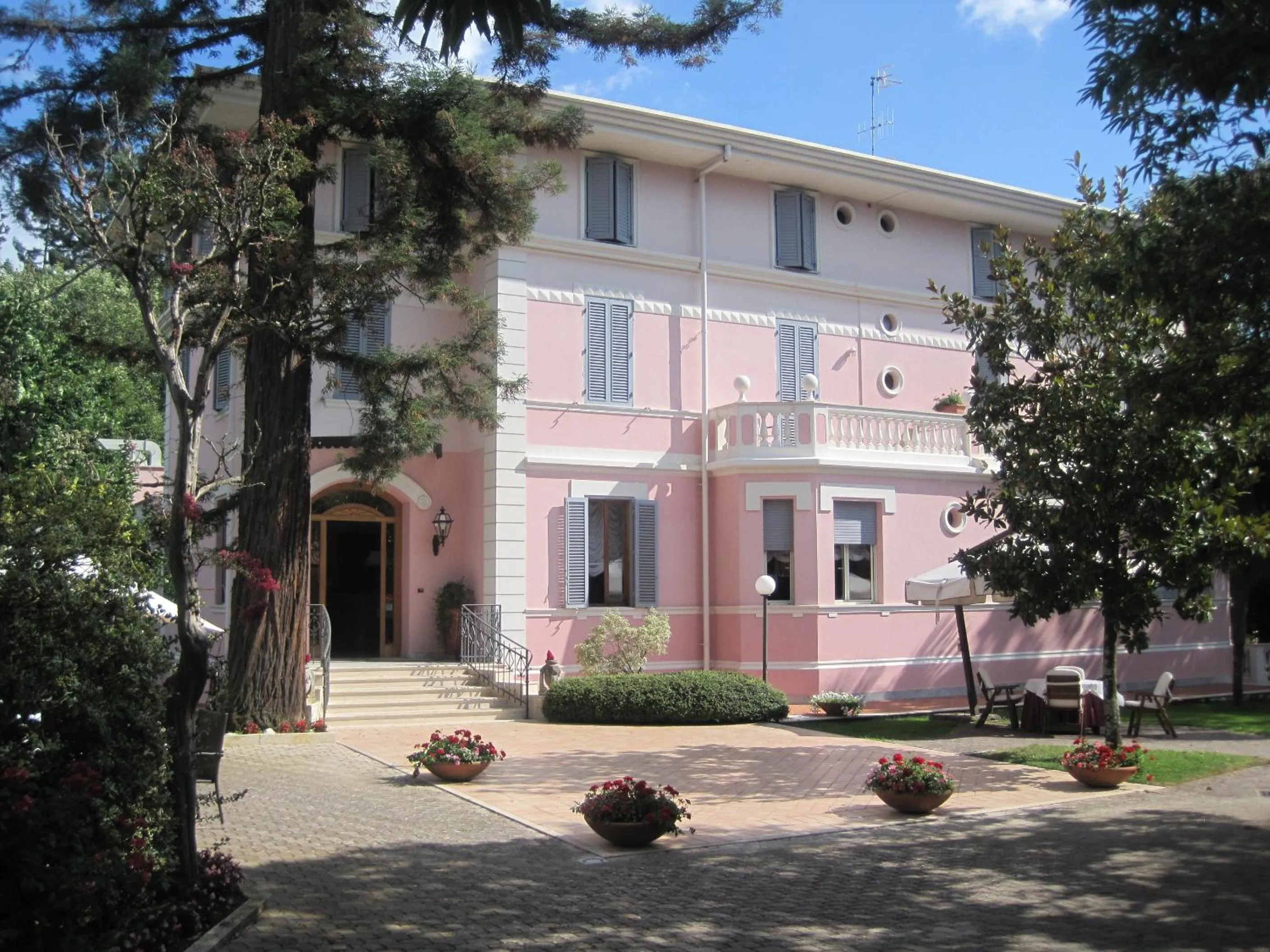 Facade/entrance in Hotel Gioia Garden