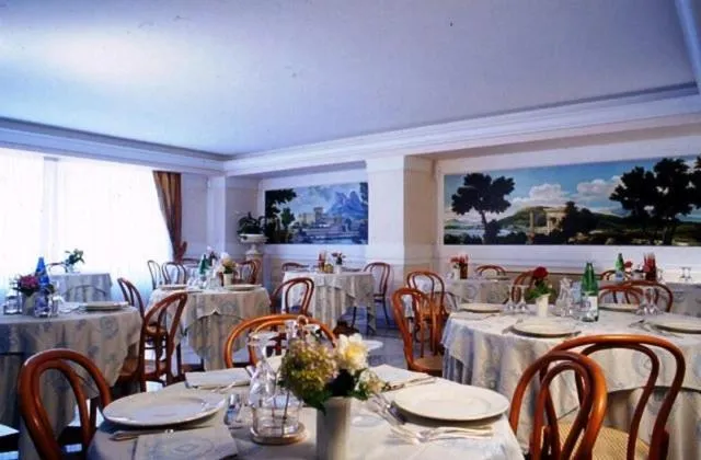 Restaurant/places to eat in Hotel Gioia Garden