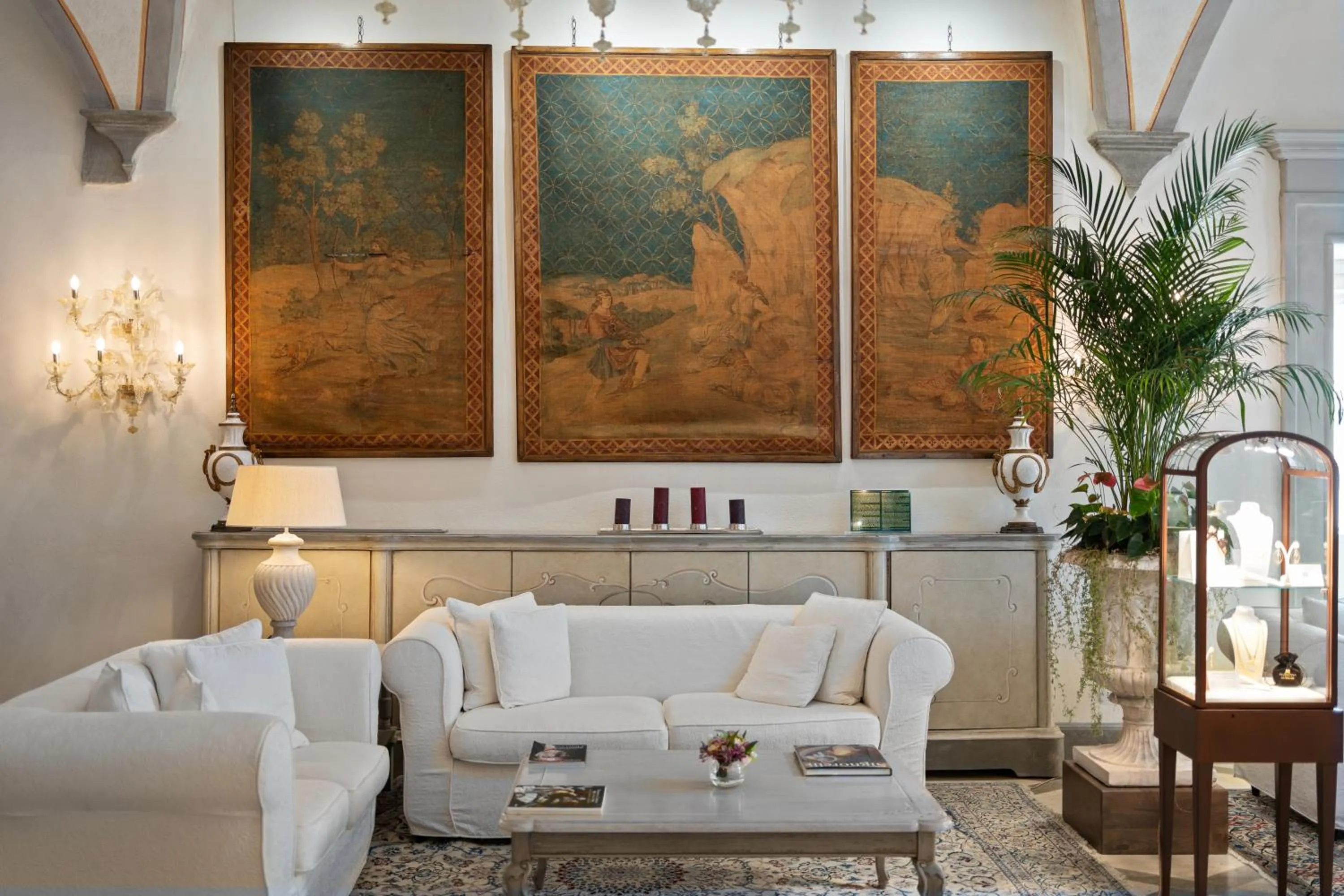 Lobby or reception in Monastero di Cortona Hotel & Spa