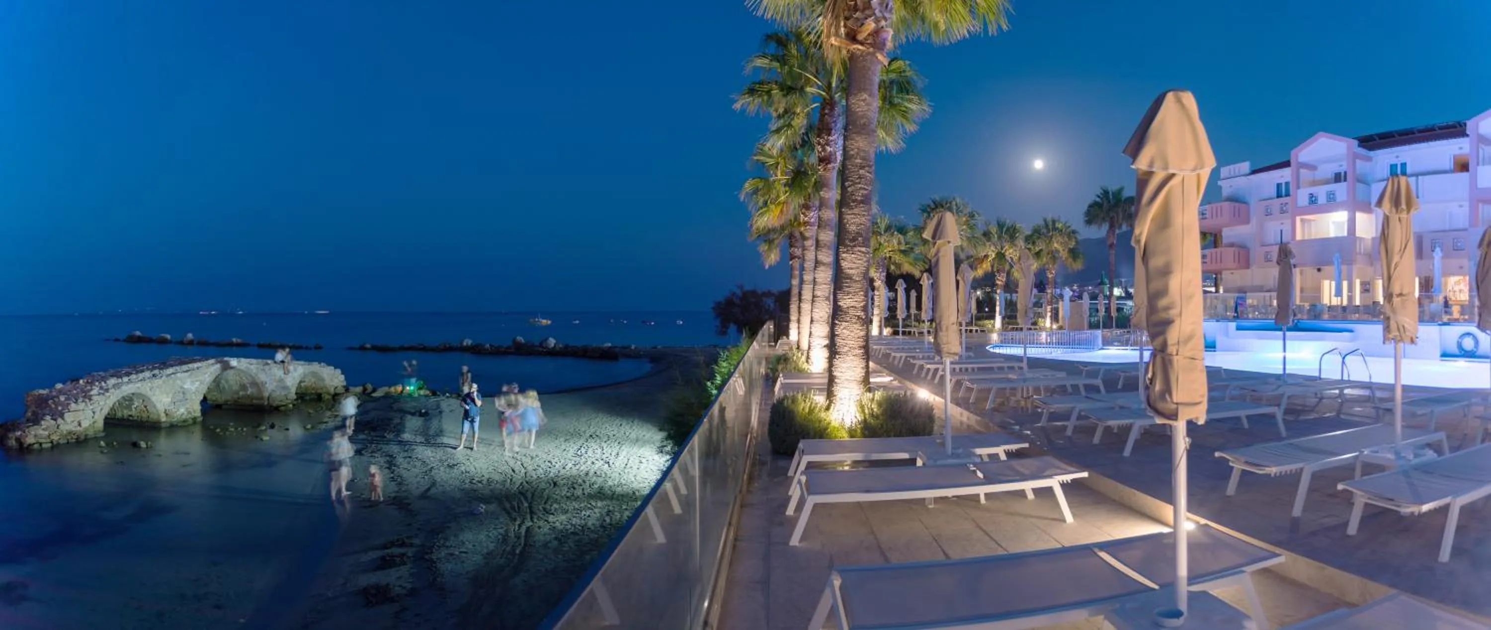 Swimming pool in Xenos Kamara Beach