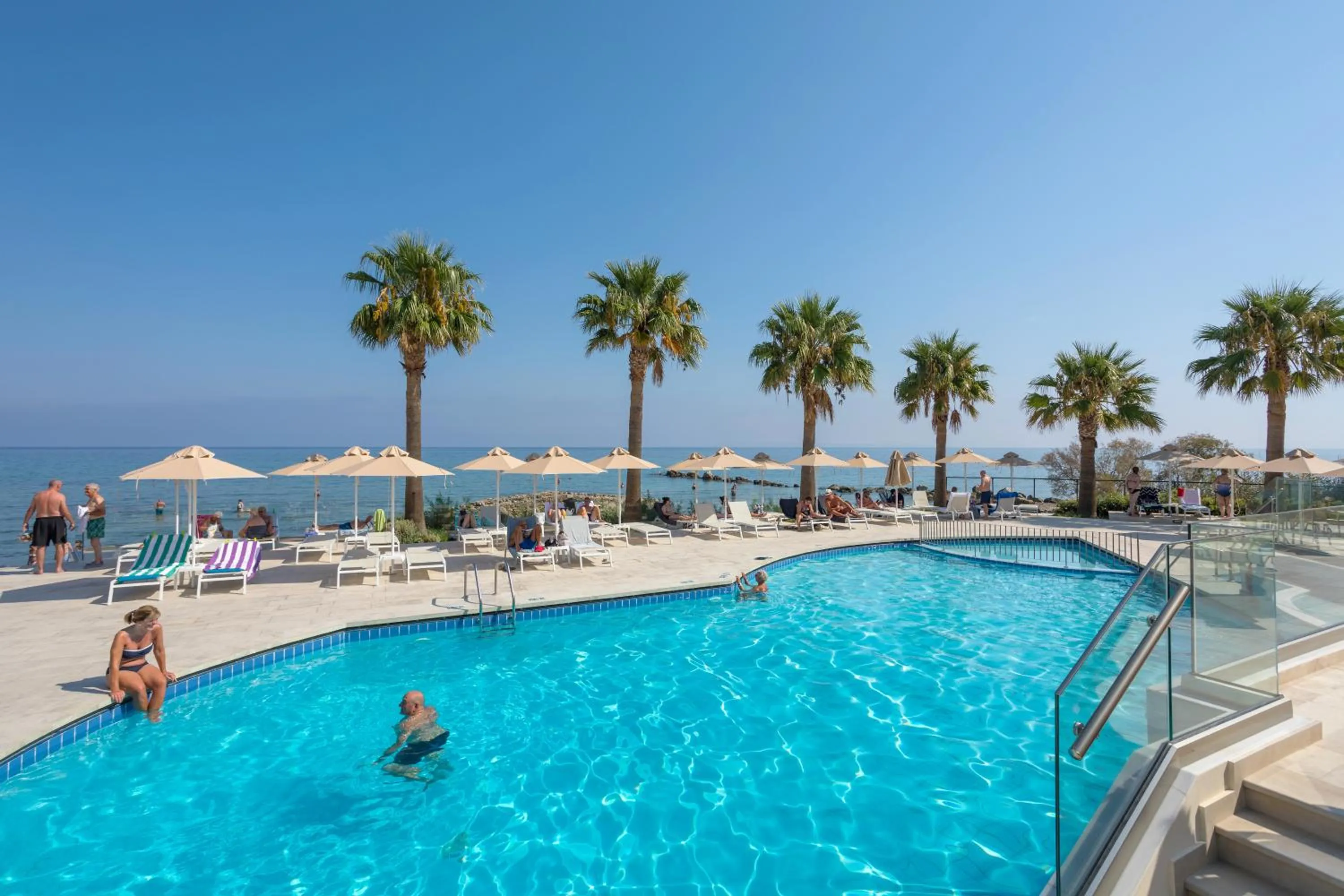 Swimming pool in Xenos Kamara Beach