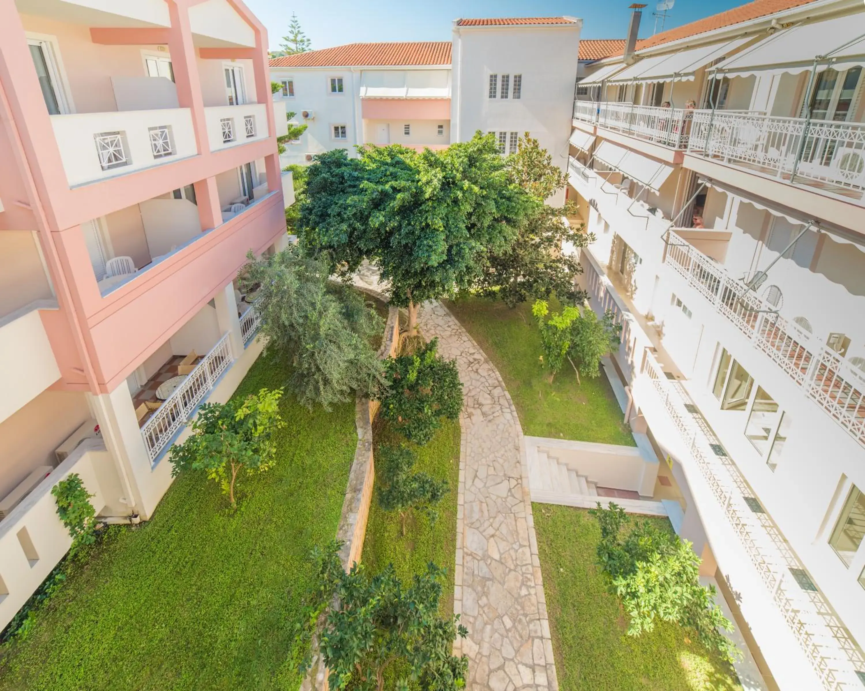 Garden view in Xenos Kamara Beach Garden view in Xenos Kamara Beach