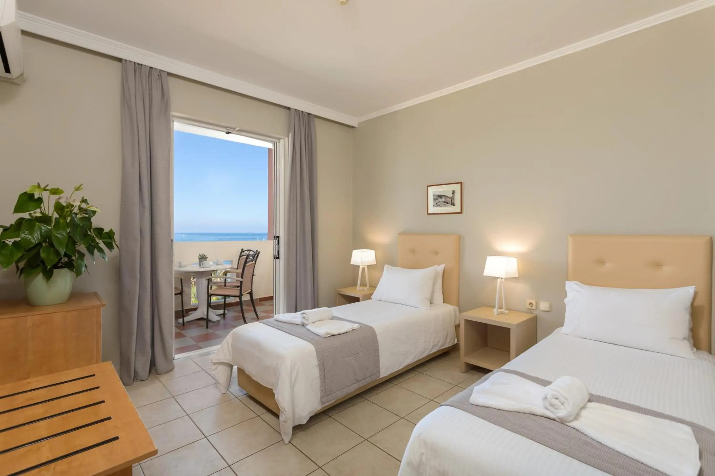 Bedroom, Bed in Xenos Kamara Beach Bedroom, Bed in Xenos Kamara Beach