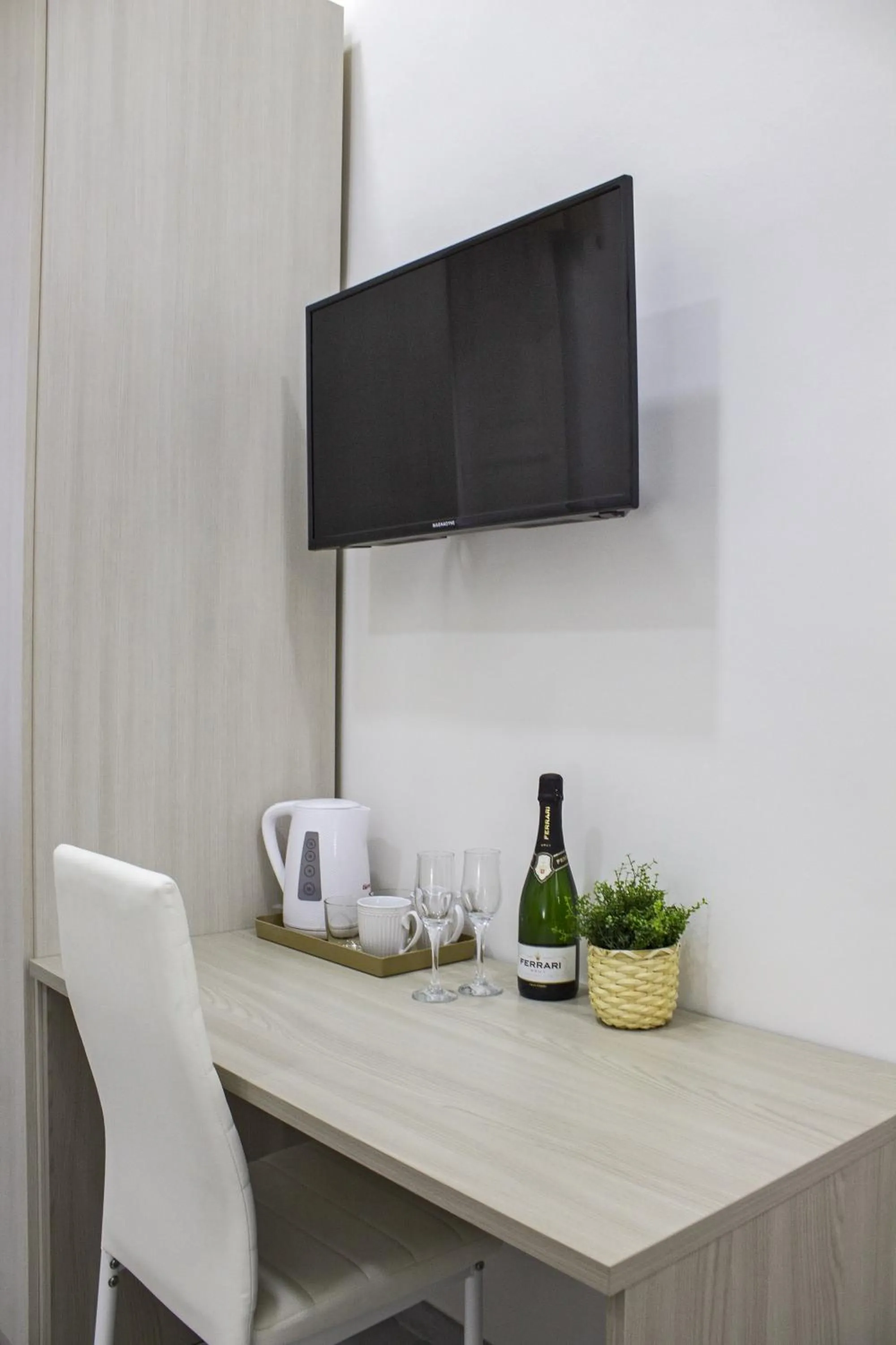 TV and multimedia in Amare Napoli