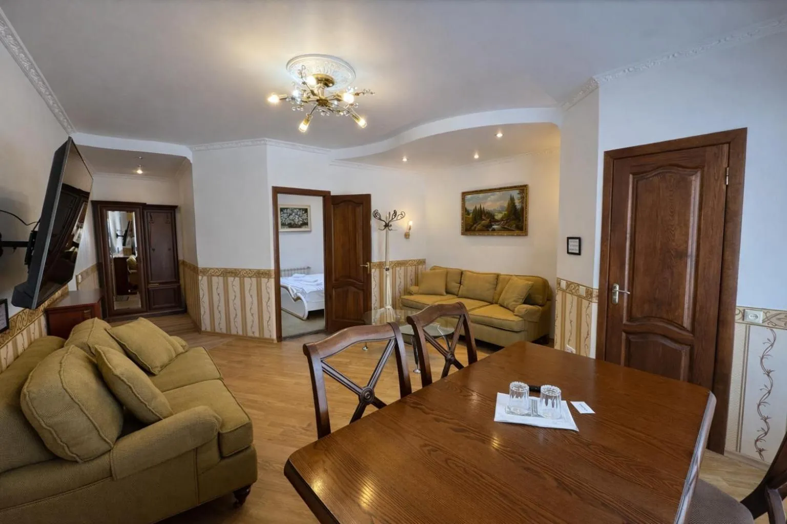 Gusarskiy Hotel and Apartment