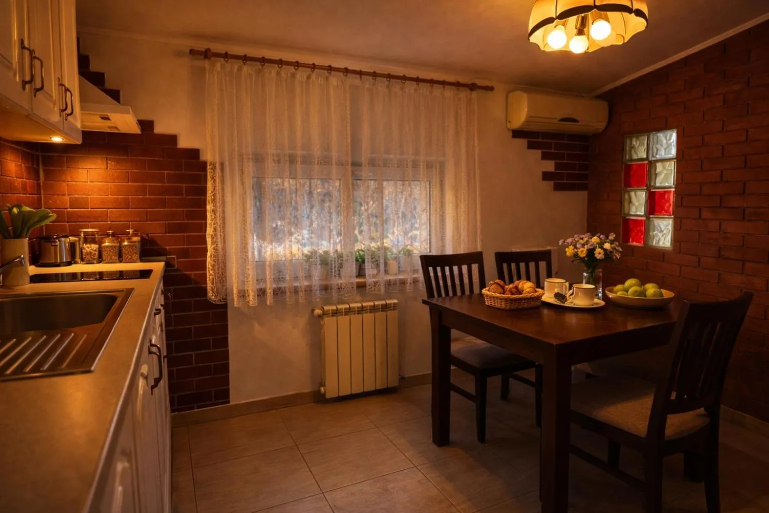 Gusarskiy Hotel and Apartment