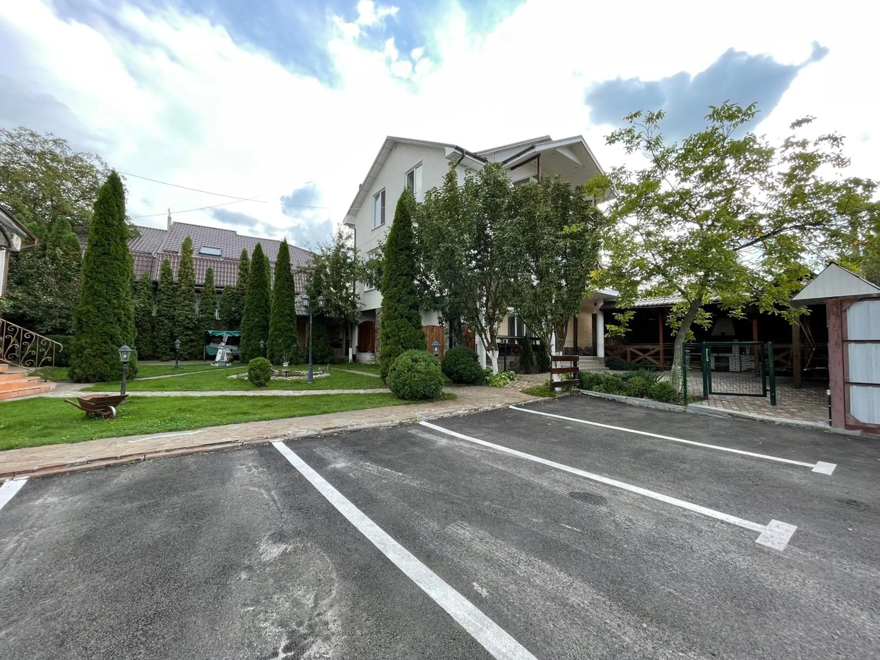 Property building in Gusarskiy Hotel and Apartment