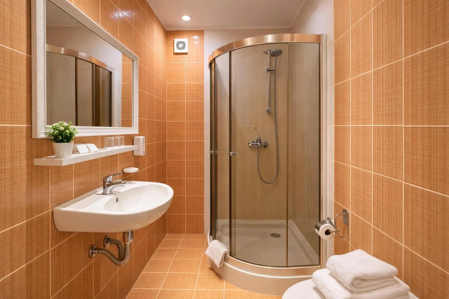 Gusarskiy Hotel and Apartment