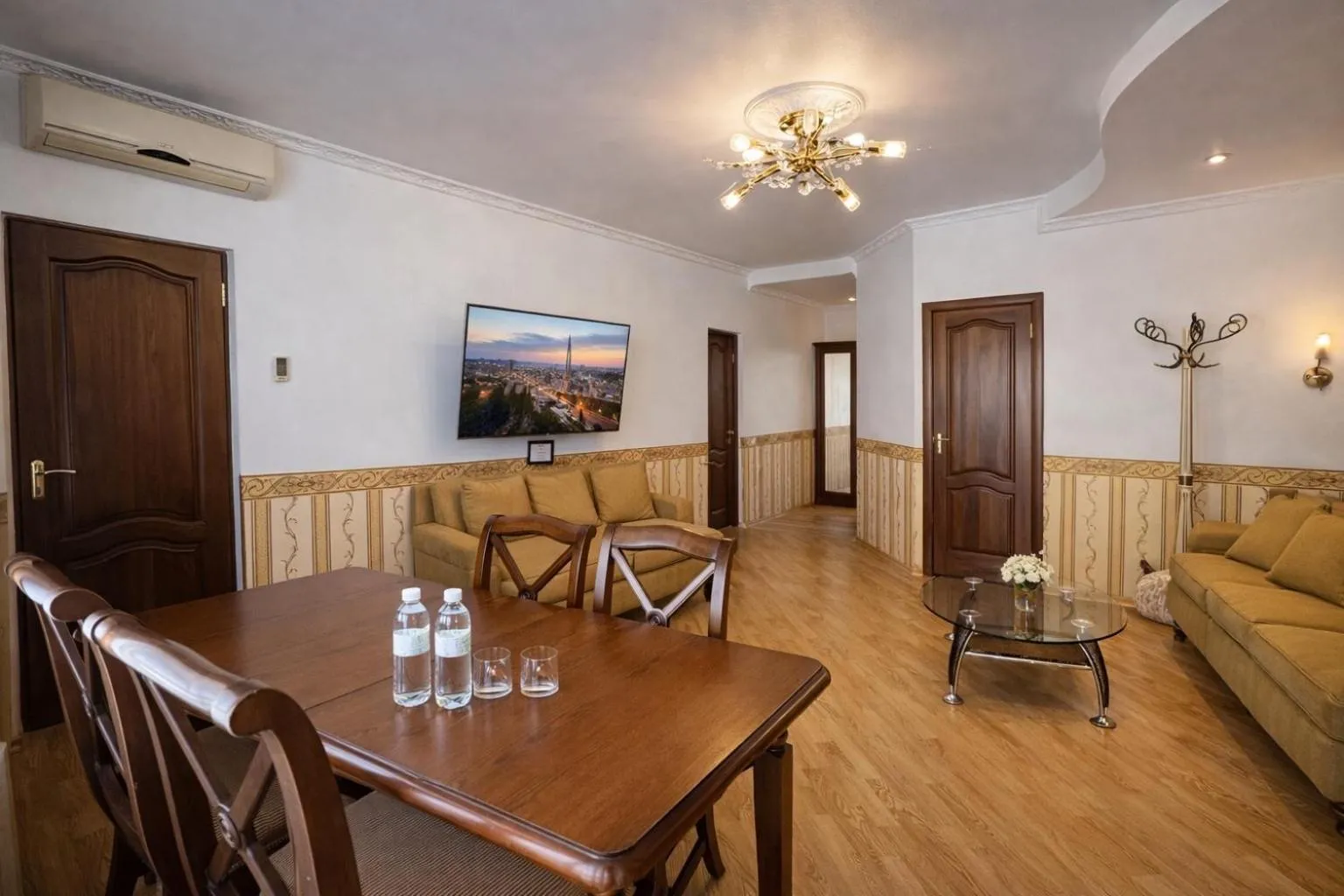 Gusarskiy Hotel and Apartment
