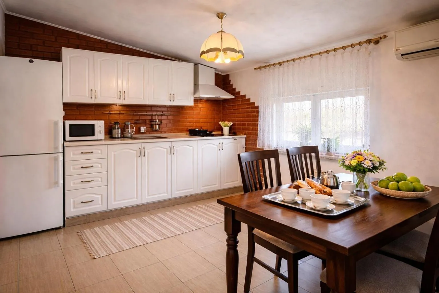 Gusarskiy Hotel and Apartment