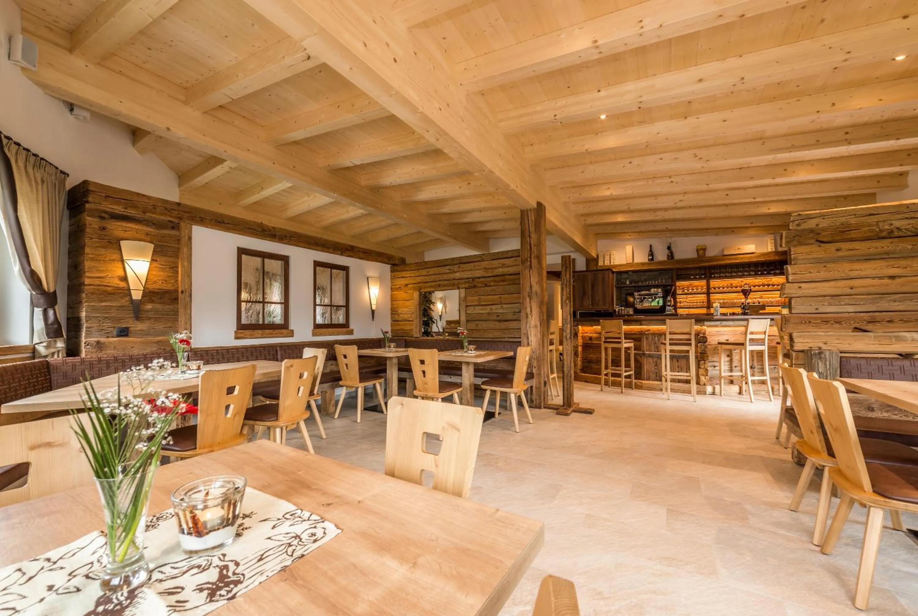 Restaurant/places to eat in Alpin Hotel Gudrun