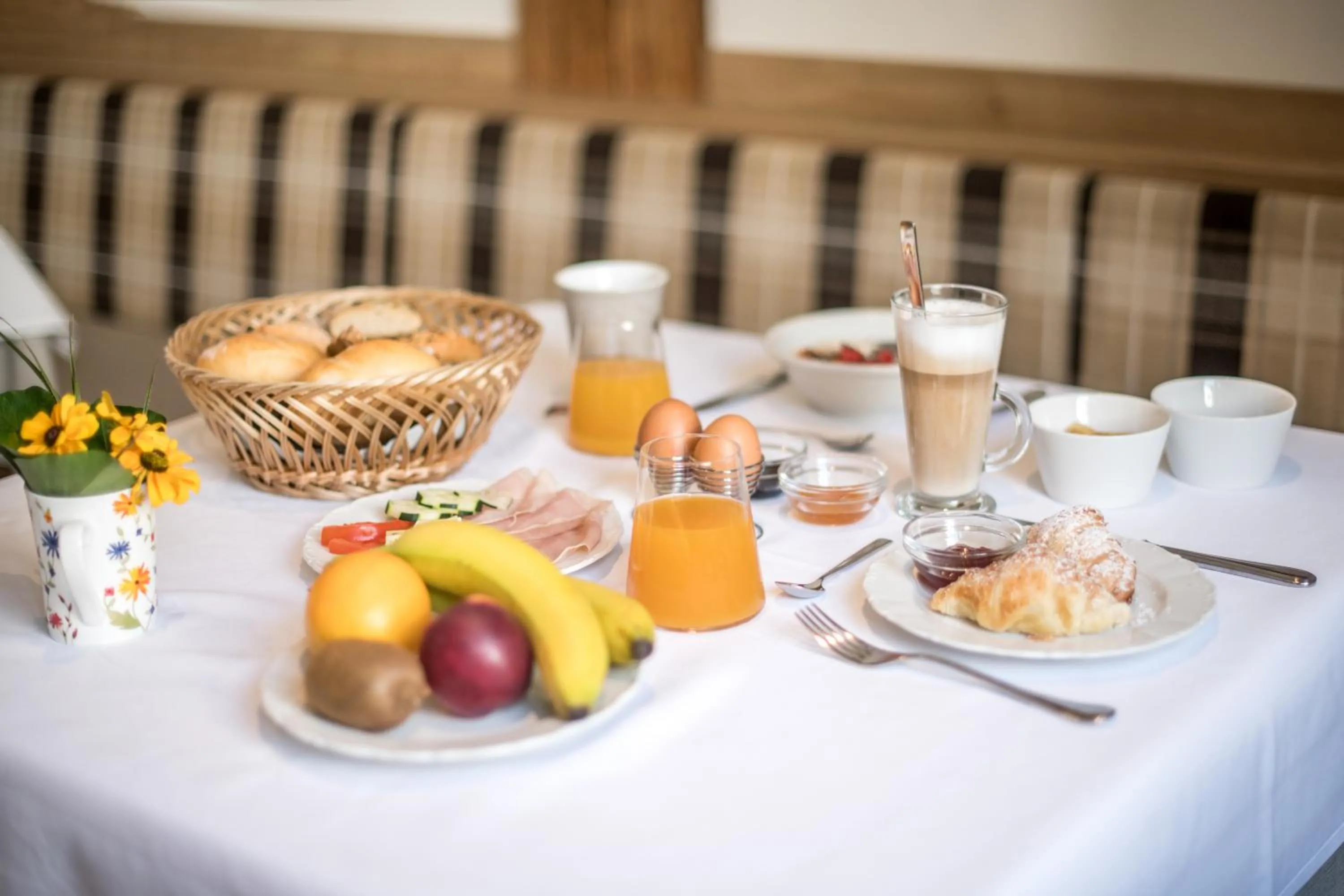 Breakfast in Alpin Hotel Gudrun