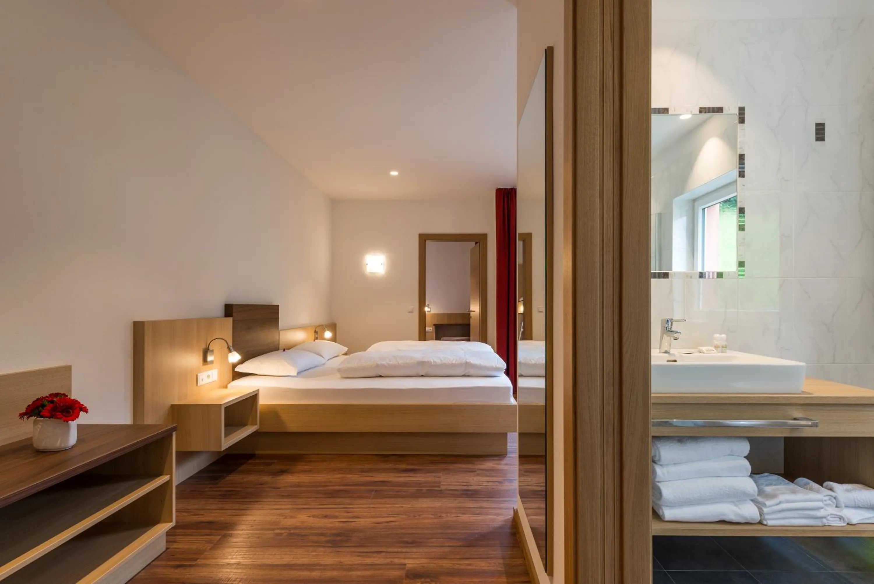 Photo of the whole room, Bed in Alpin Hotel Gudrun