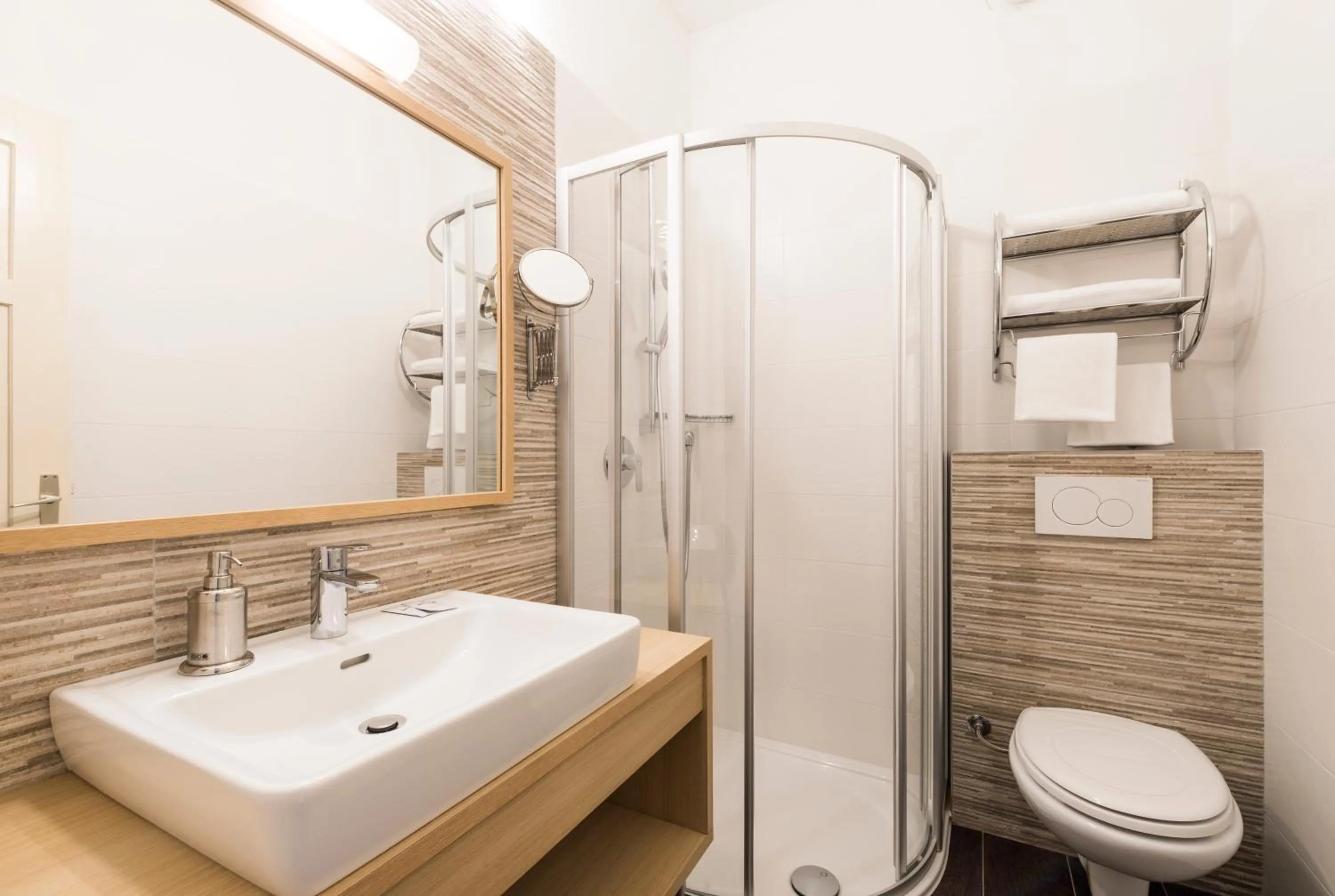 Bathroom in Alpin Hotel Gudrun