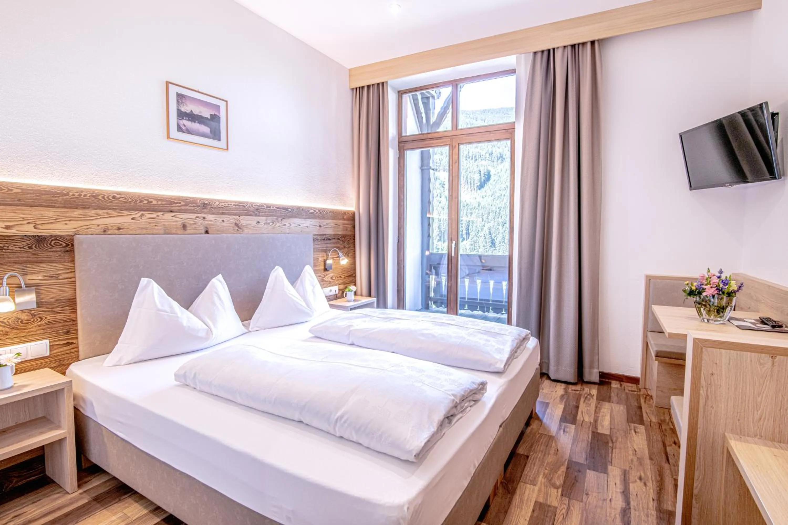 Bed in Alpin Hotel Gudrun